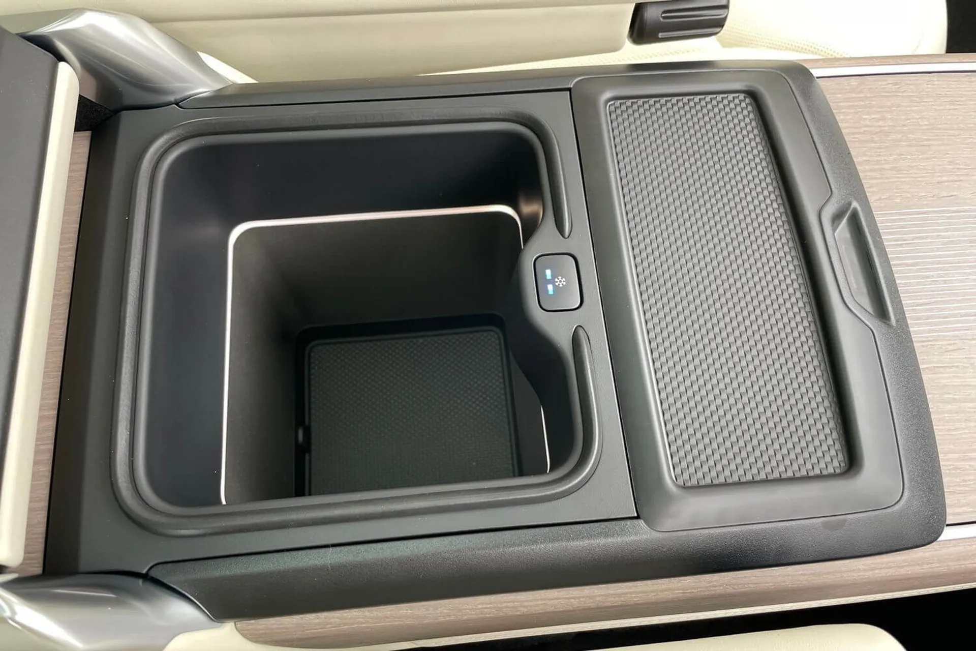 LAND ROVER RANGE ROVER thumbnail image number 60