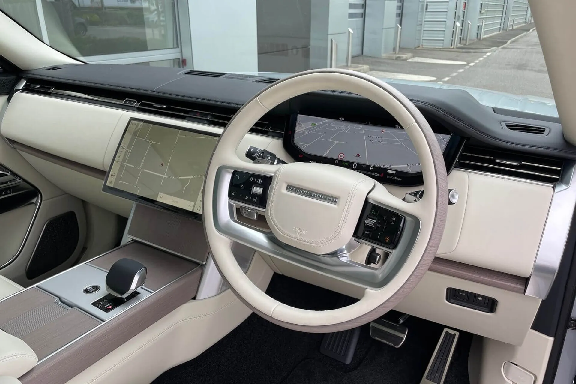 LAND ROVER RANGE ROVER thumbnail image number 42