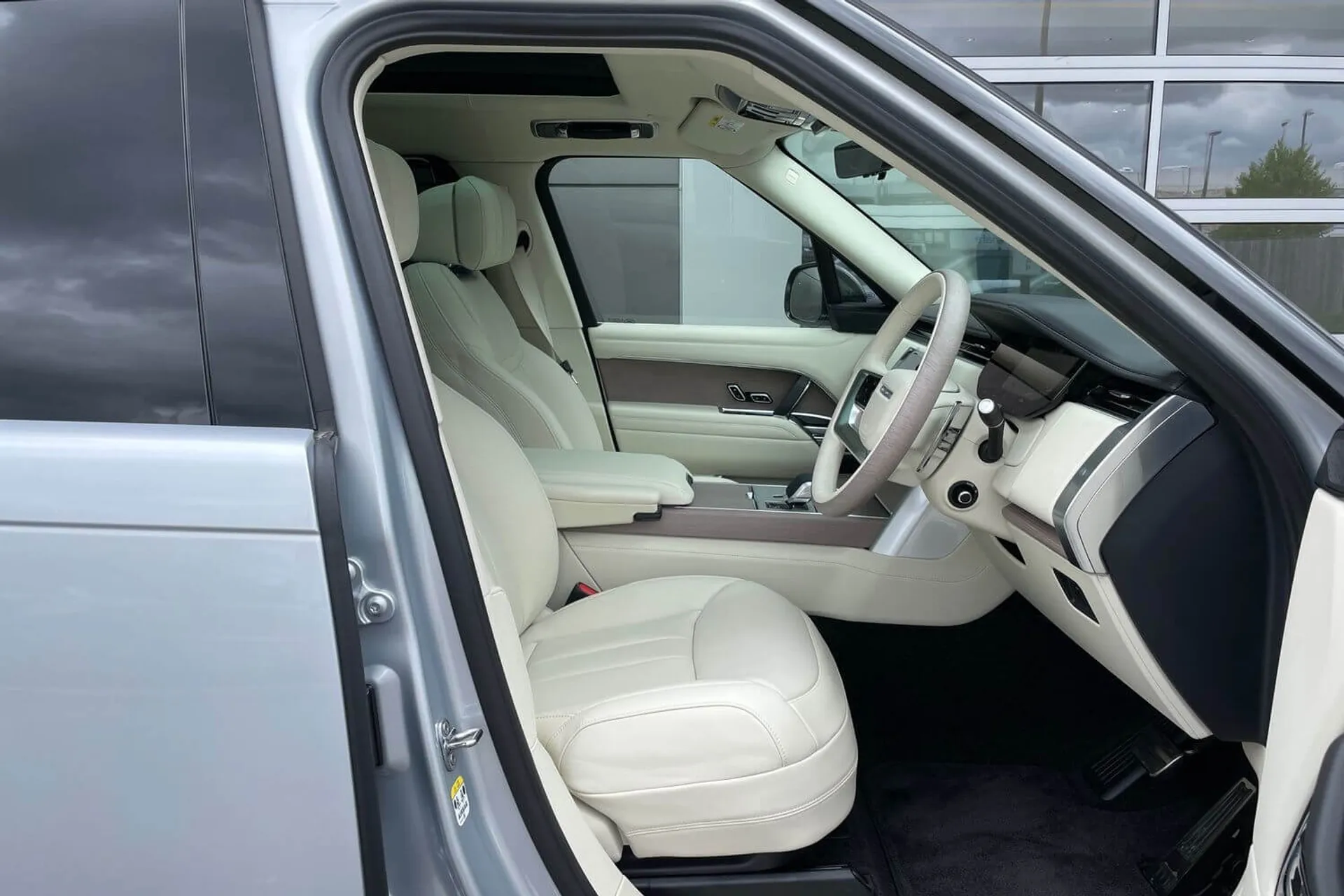 LAND ROVER RANGE ROVER thumbnail image number 41