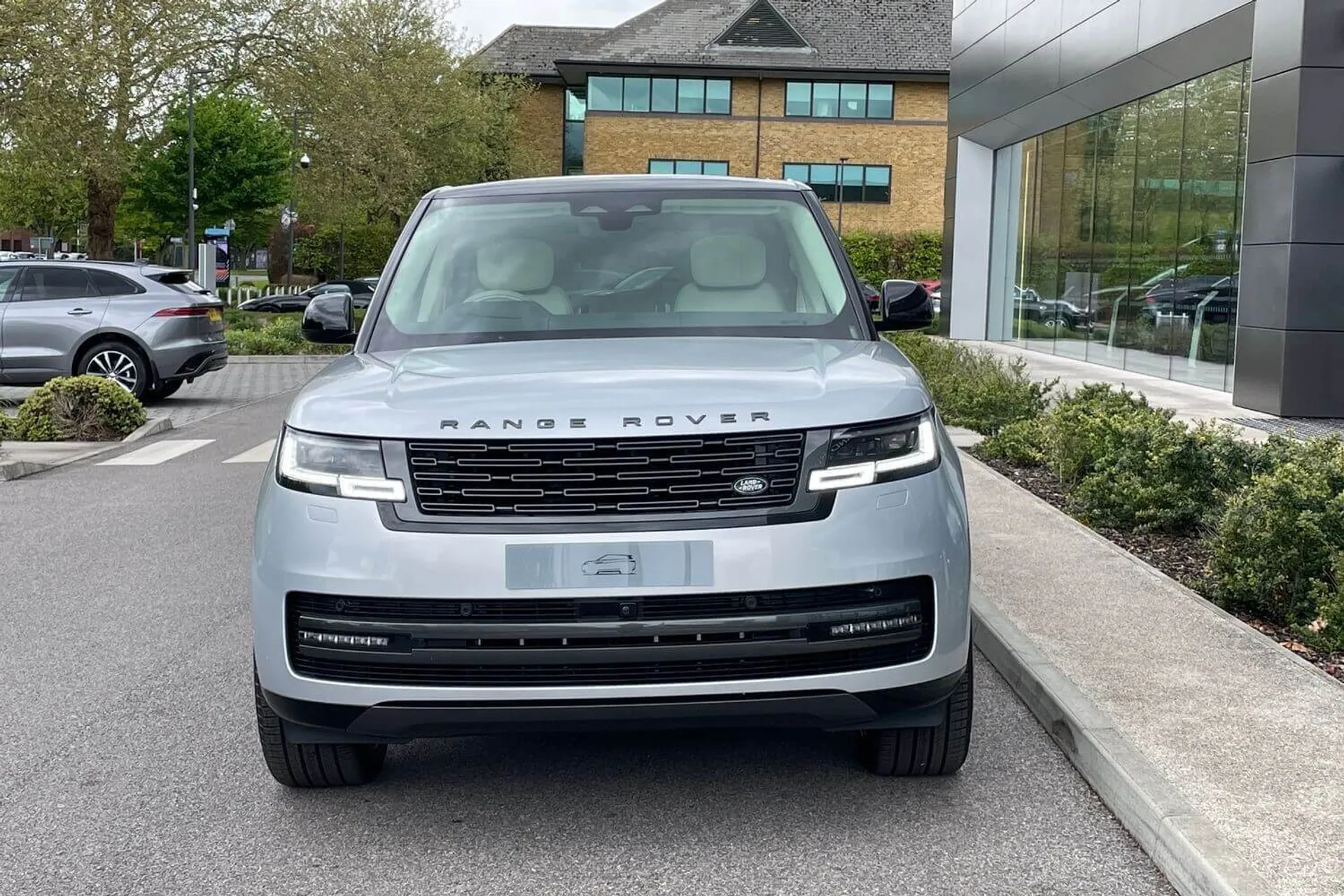 LAND ROVER RANGE ROVER thumbnail image number 13