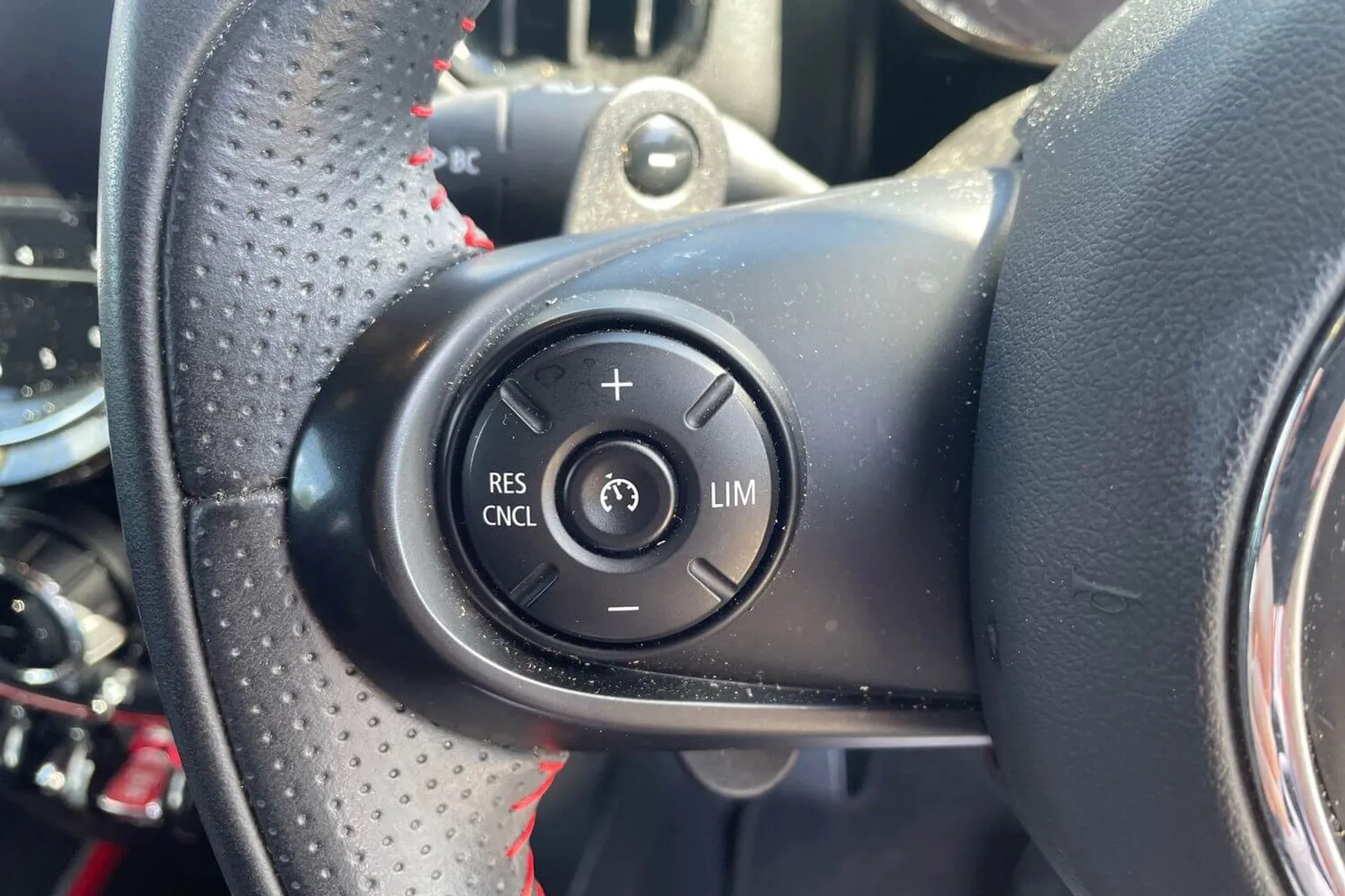 MINI COUNTRYMAN thumbnail image number 35