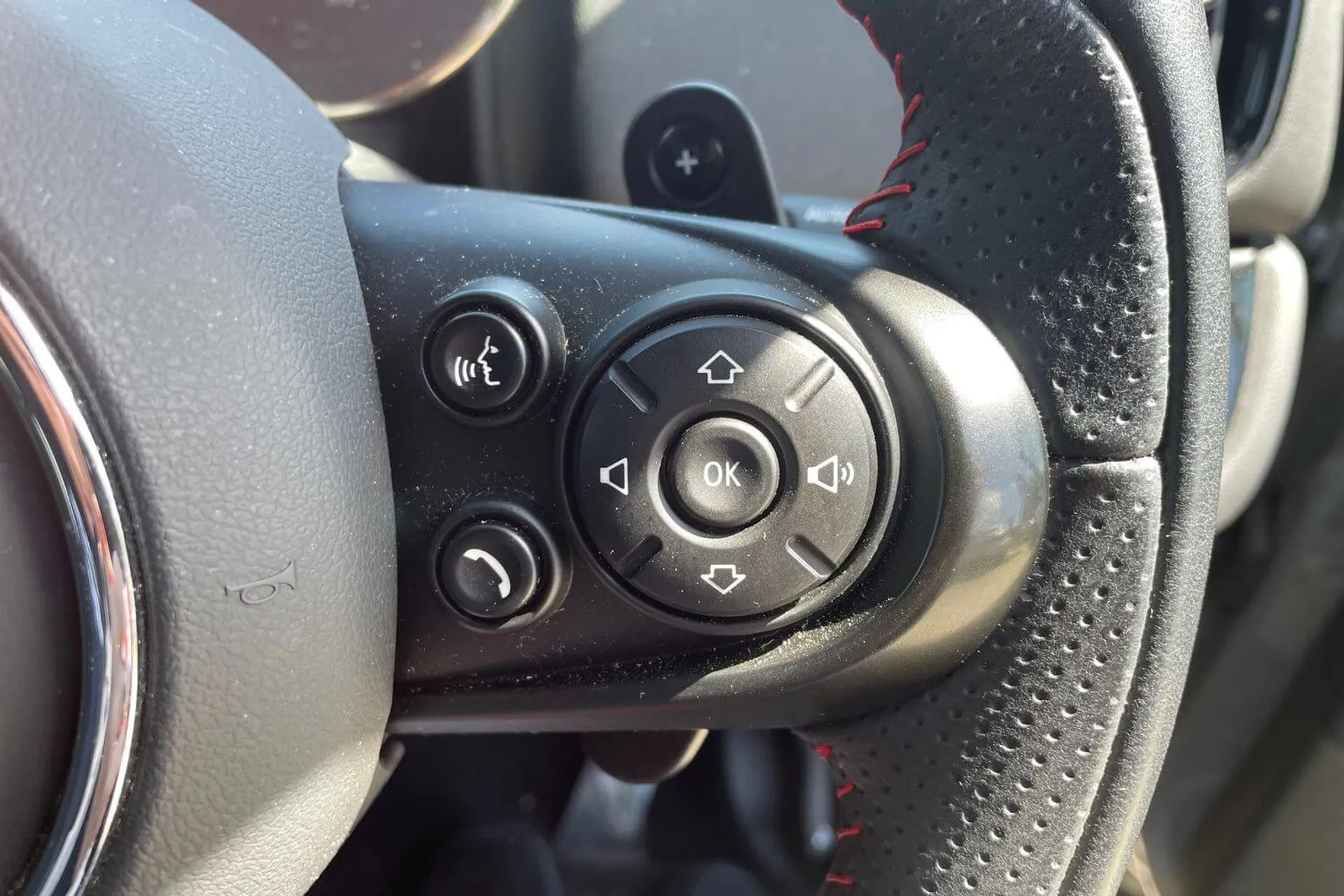 MINI COUNTRYMAN thumbnail image number 36