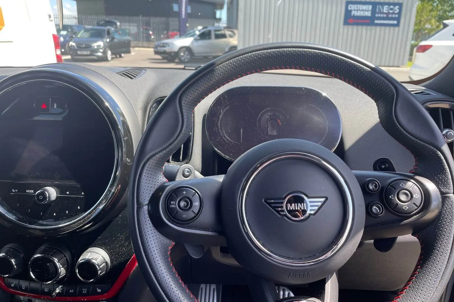 MINI COUNTRYMAN thumbnail image number 33