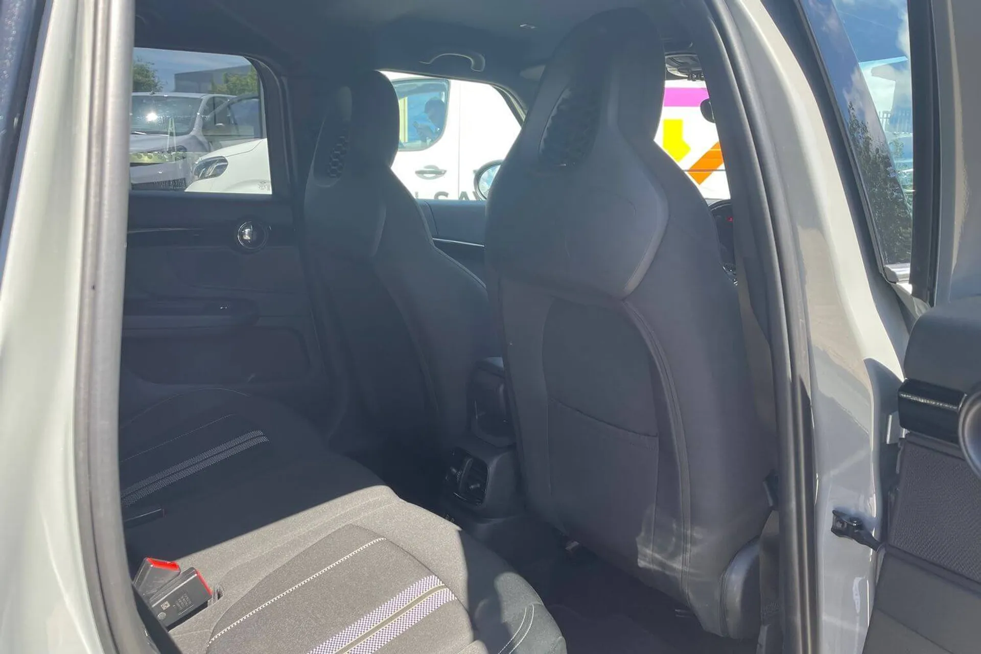 MINI COUNTRYMAN thumbnail image number 22