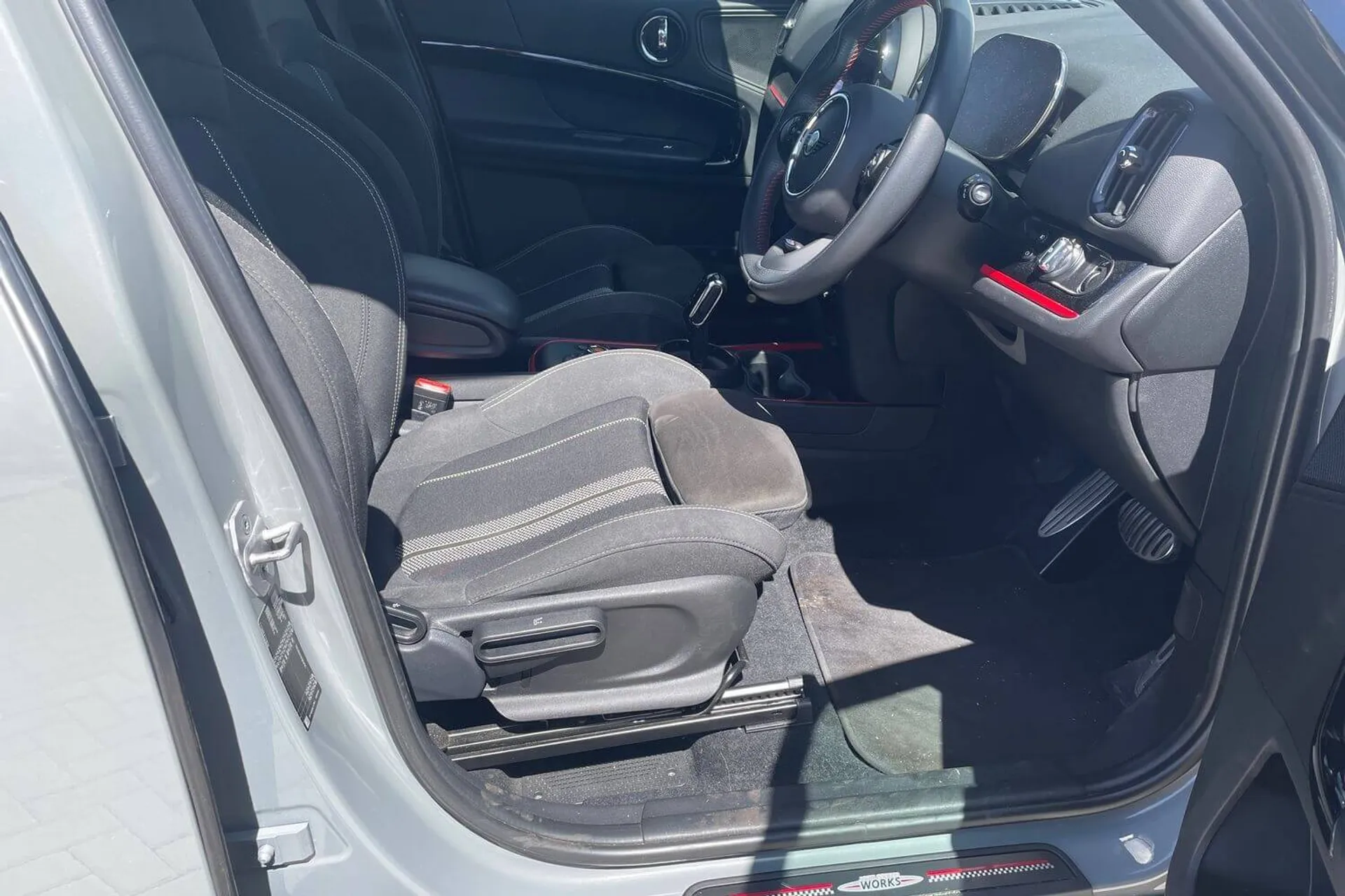 MINI COUNTRYMAN thumbnail image number 24