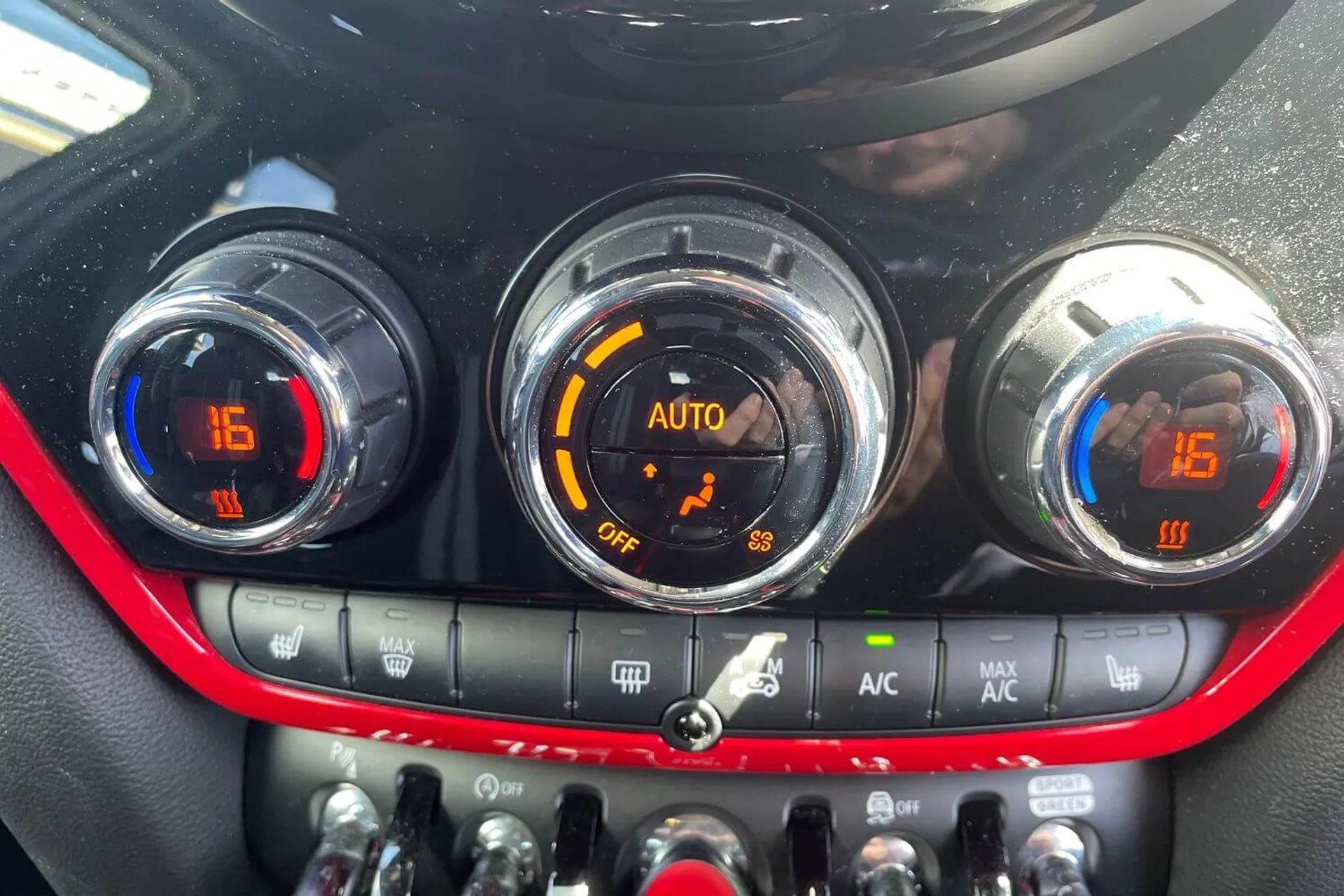 MINI COUNTRYMAN thumbnail image number 38