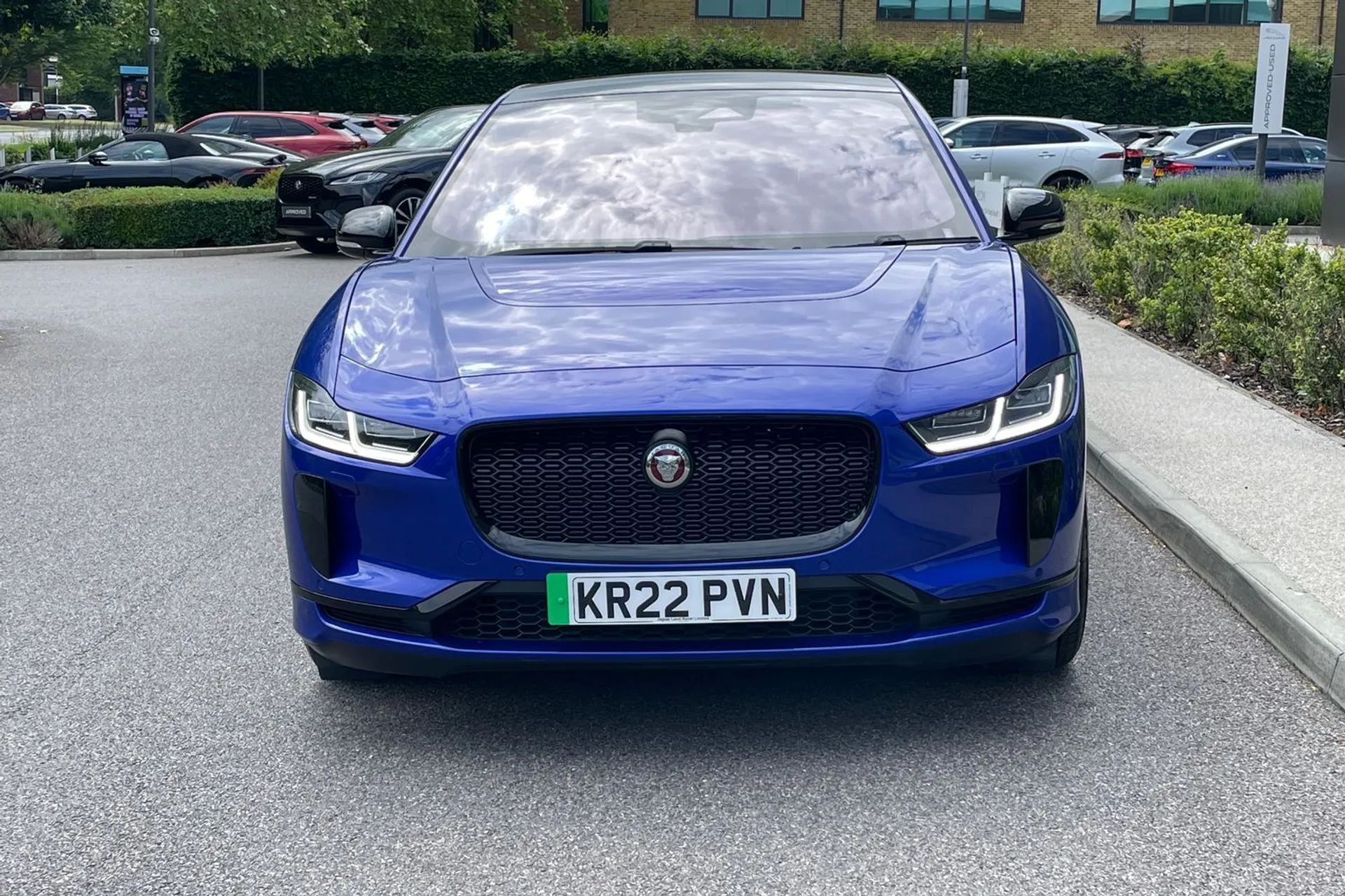 Jaguar I-PACE thumbnail image number 13