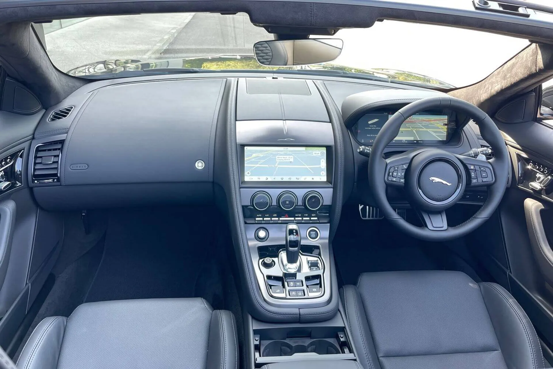 Jaguar F-TYPE thumbnail image number 16