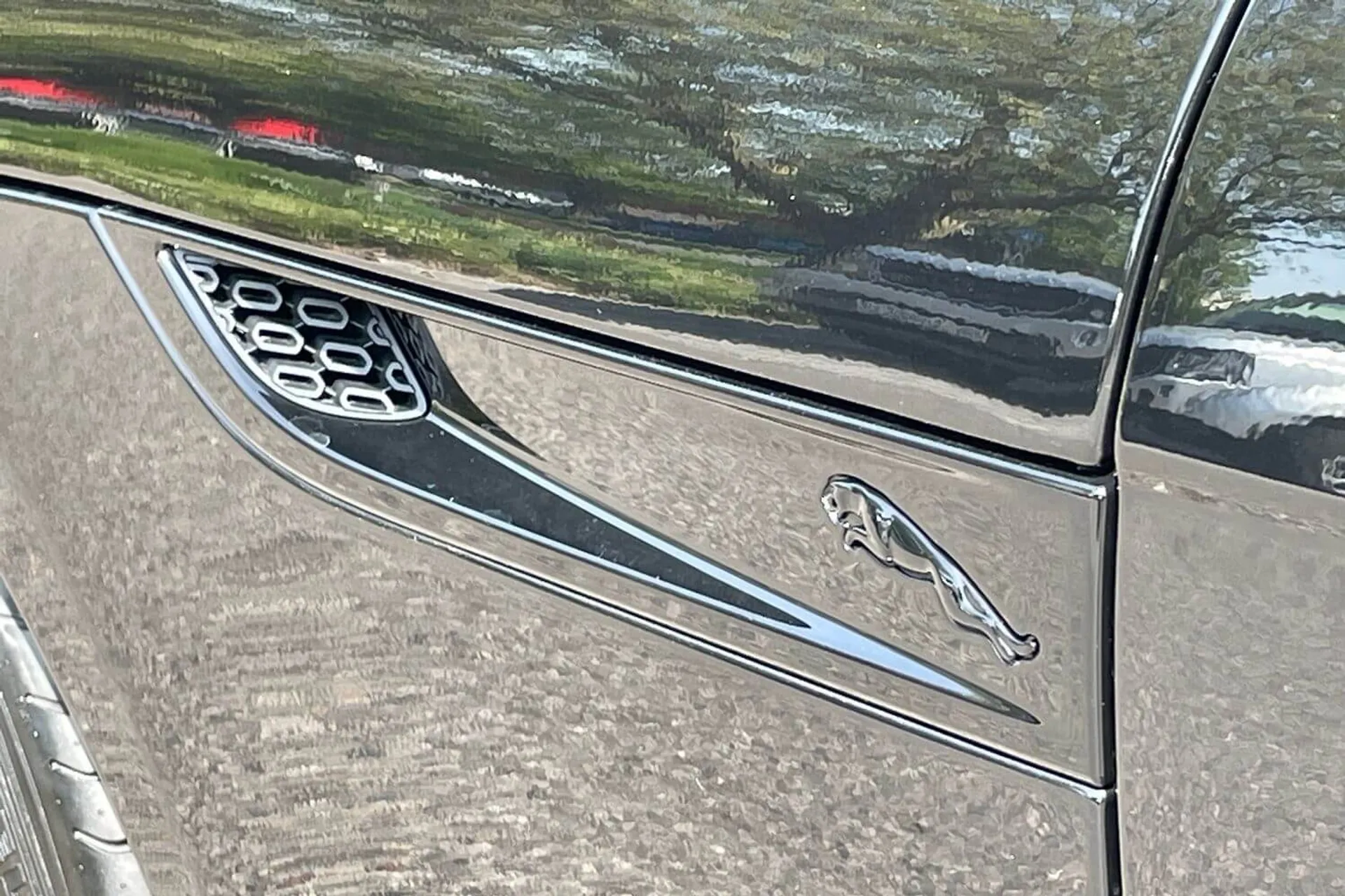 Jaguar F-TYPE thumbnail image number 59