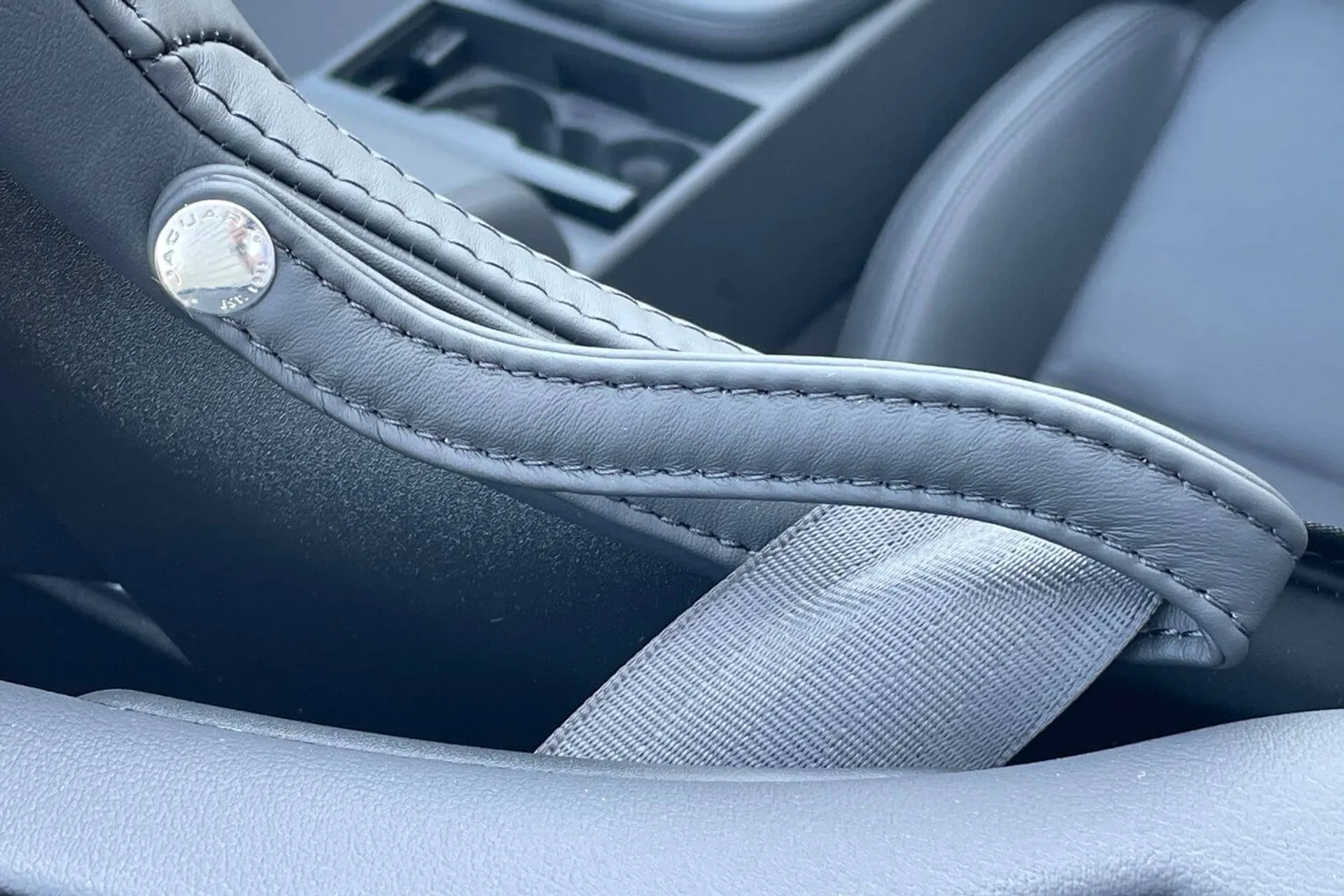 Jaguar F-TYPE thumbnail image number 57