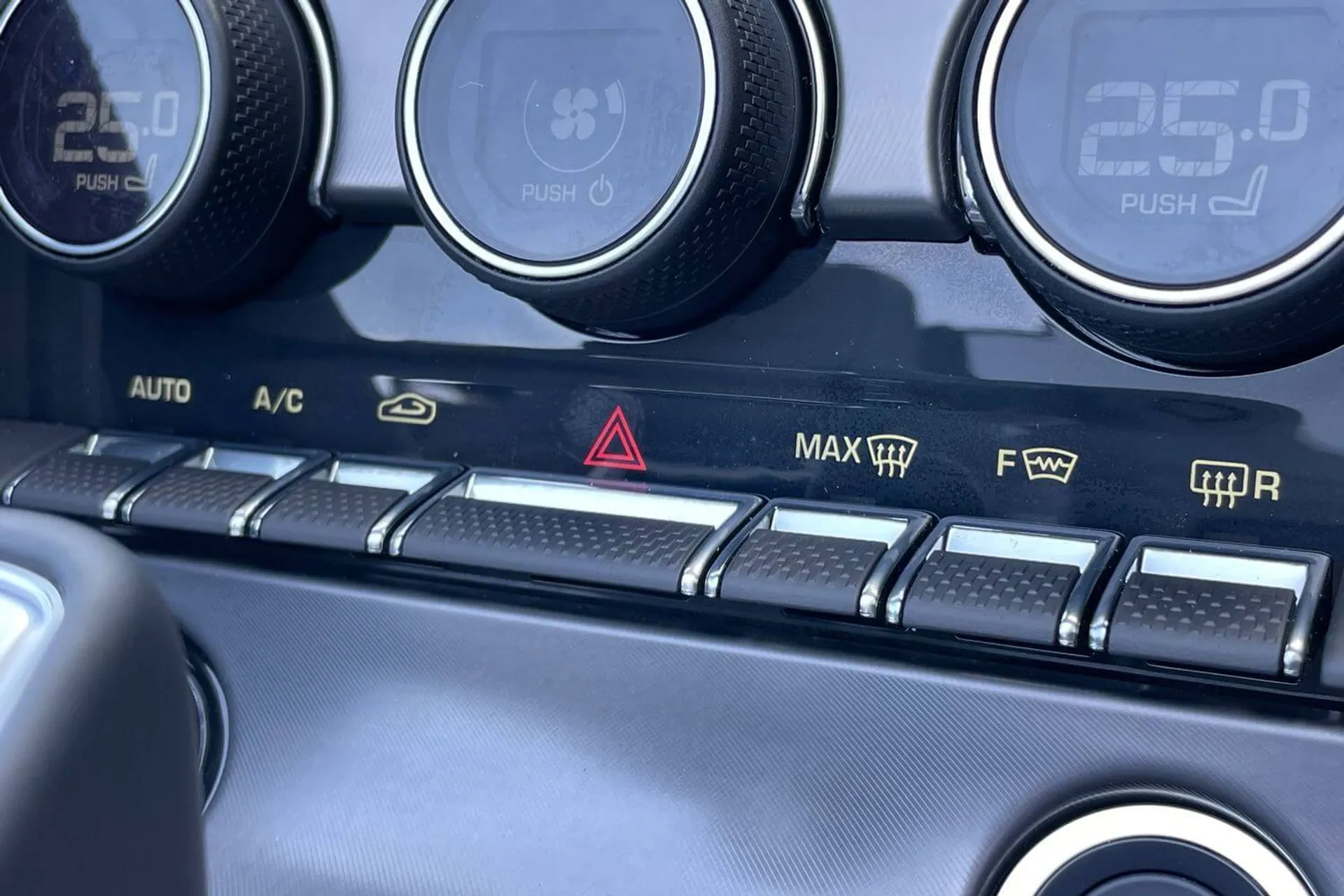 Jaguar F-TYPE thumbnail image number 51