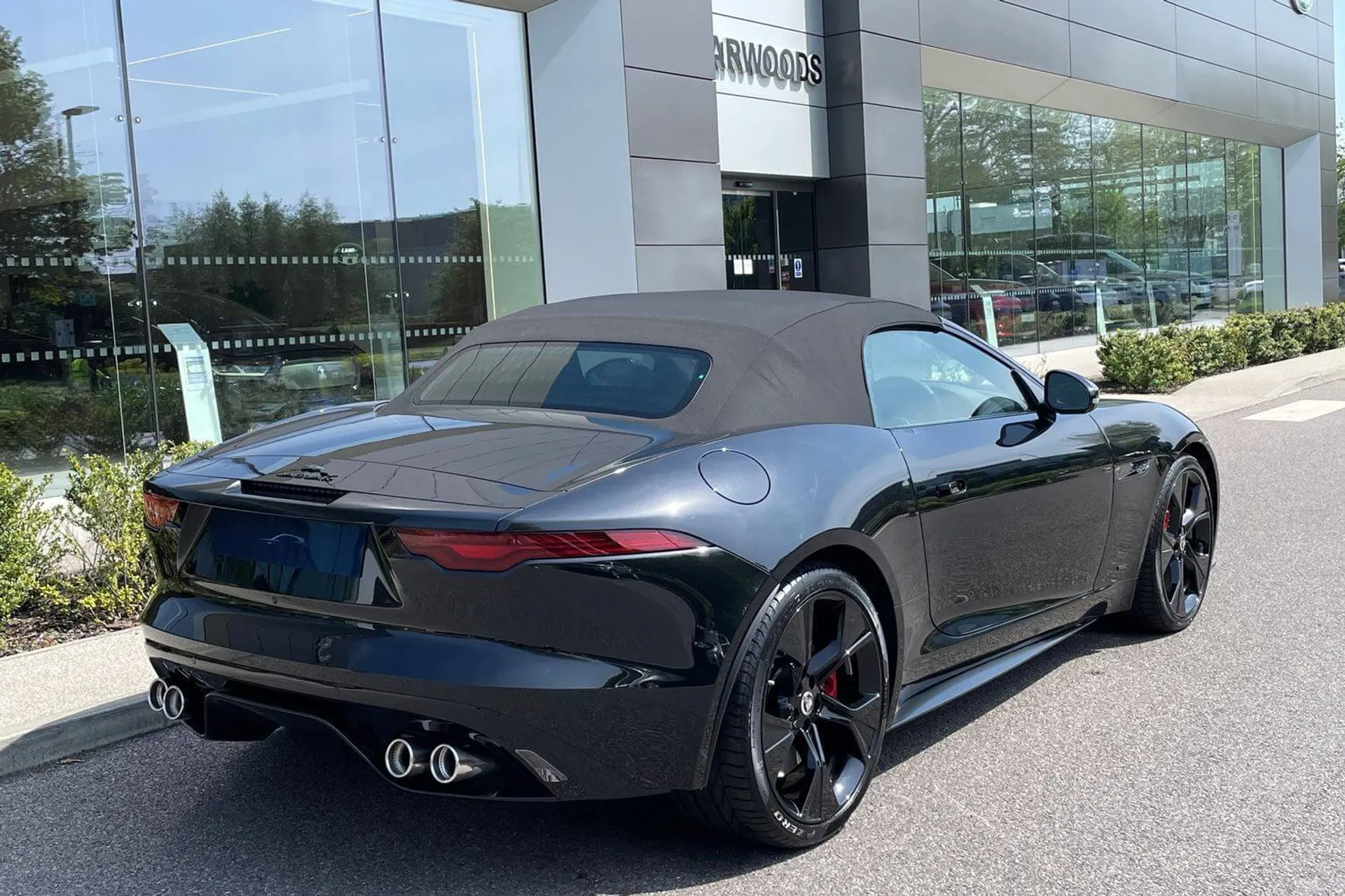 Jaguar F-TYPE thumbnail image number 38