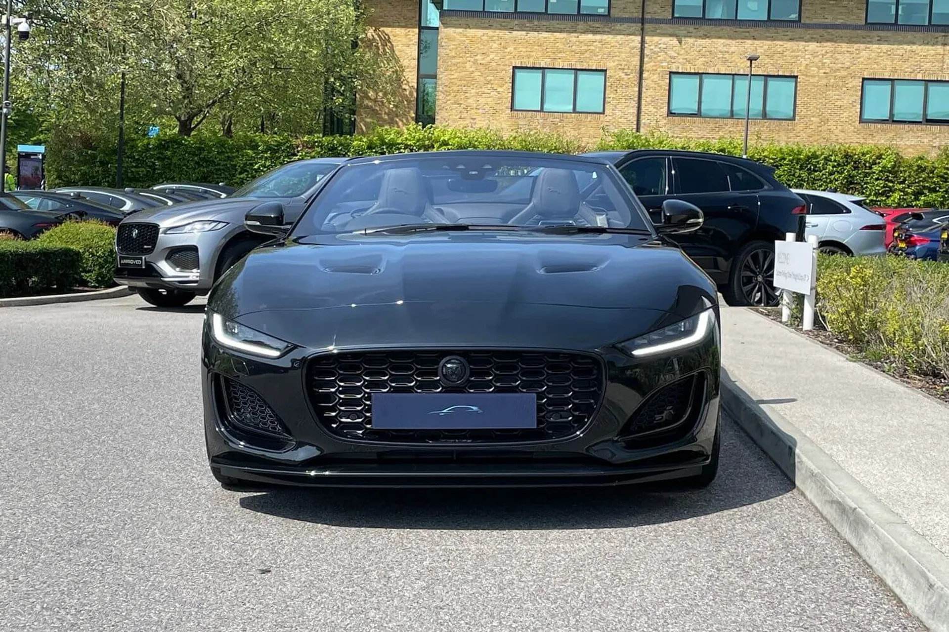 Jaguar F-TYPE thumbnail image number 12