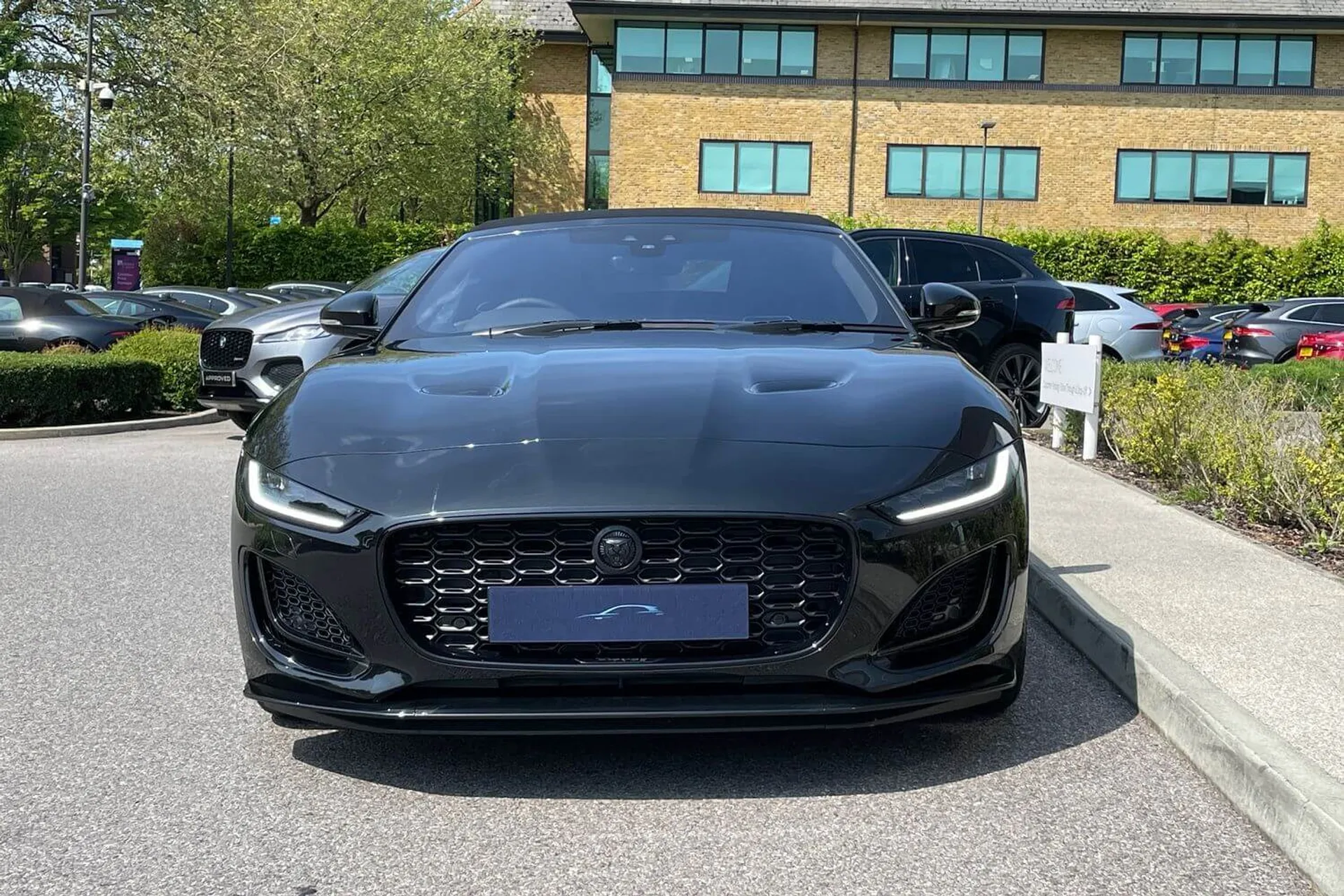 Jaguar F-TYPE thumbnail image number 36