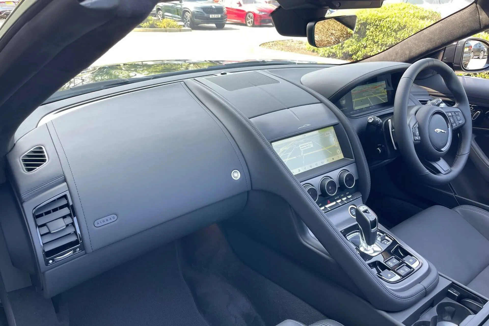 Jaguar F-TYPE thumbnail image number 26