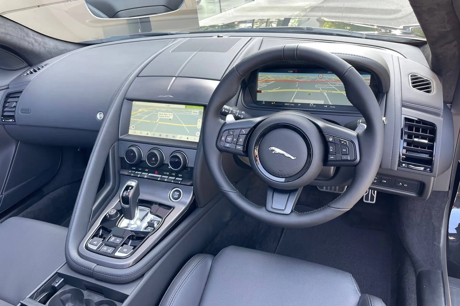 Jaguar F-TYPE thumbnail image number 24