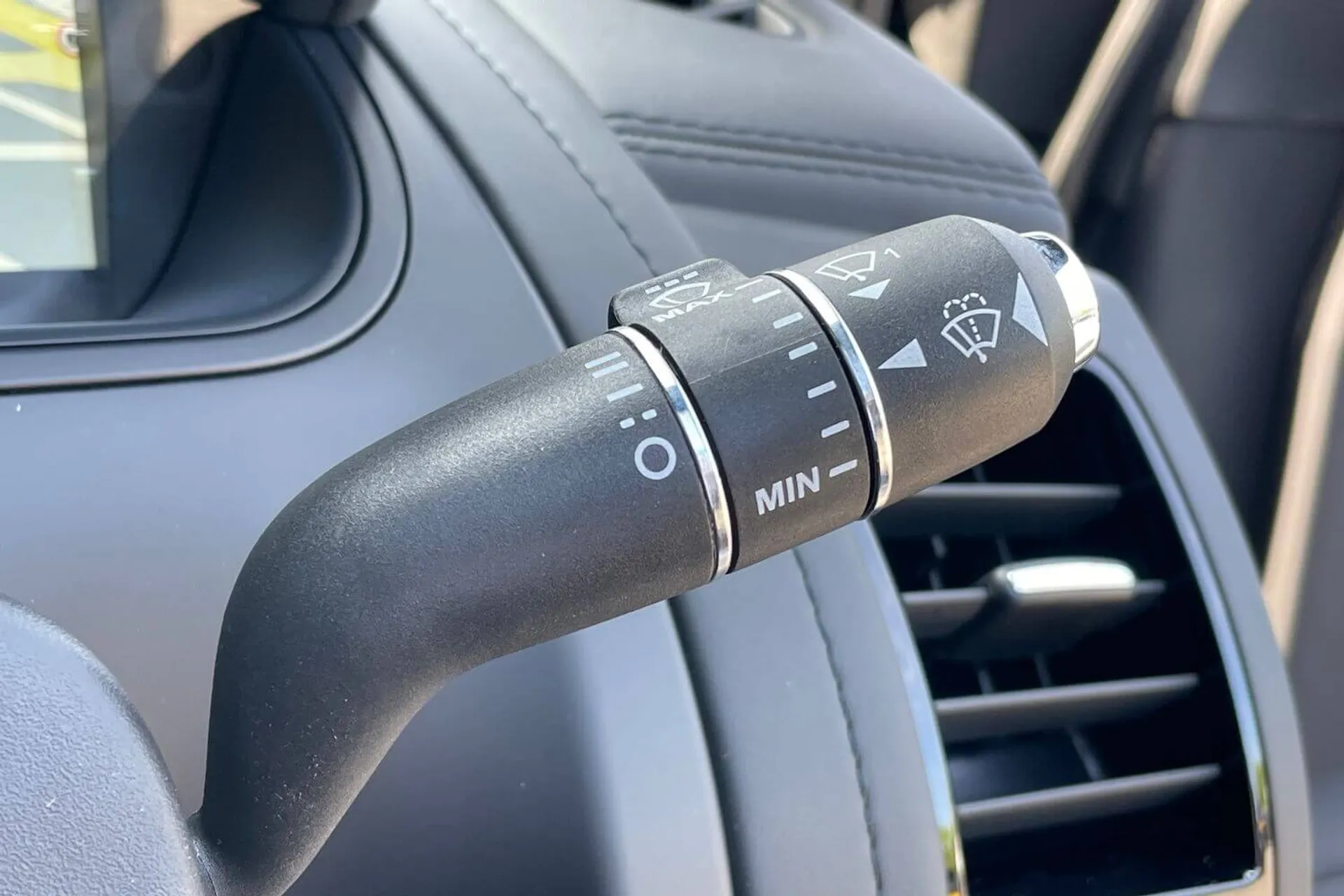 Jaguar F-TYPE thumbnail image number 62