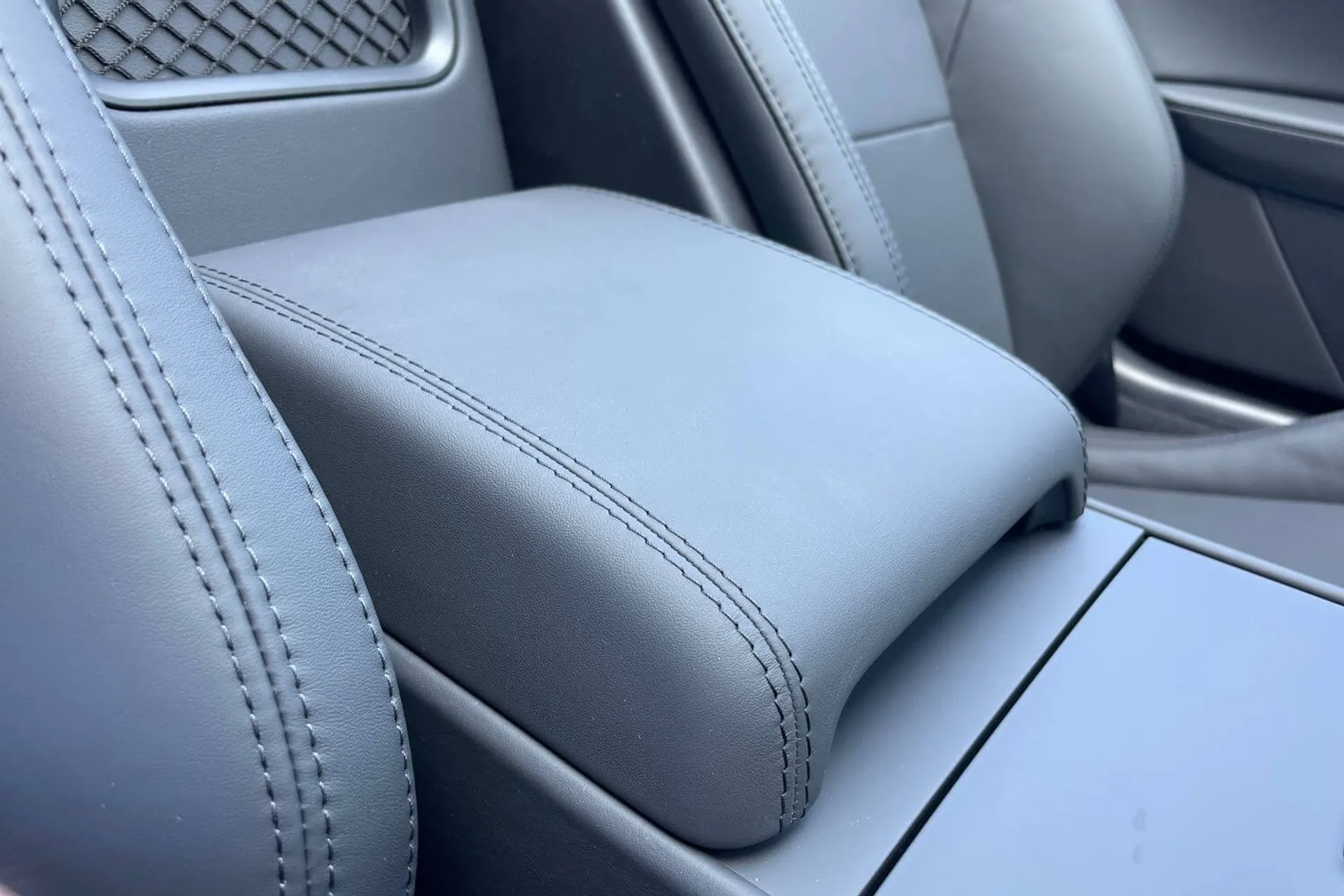 Jaguar F-TYPE thumbnail image number 47