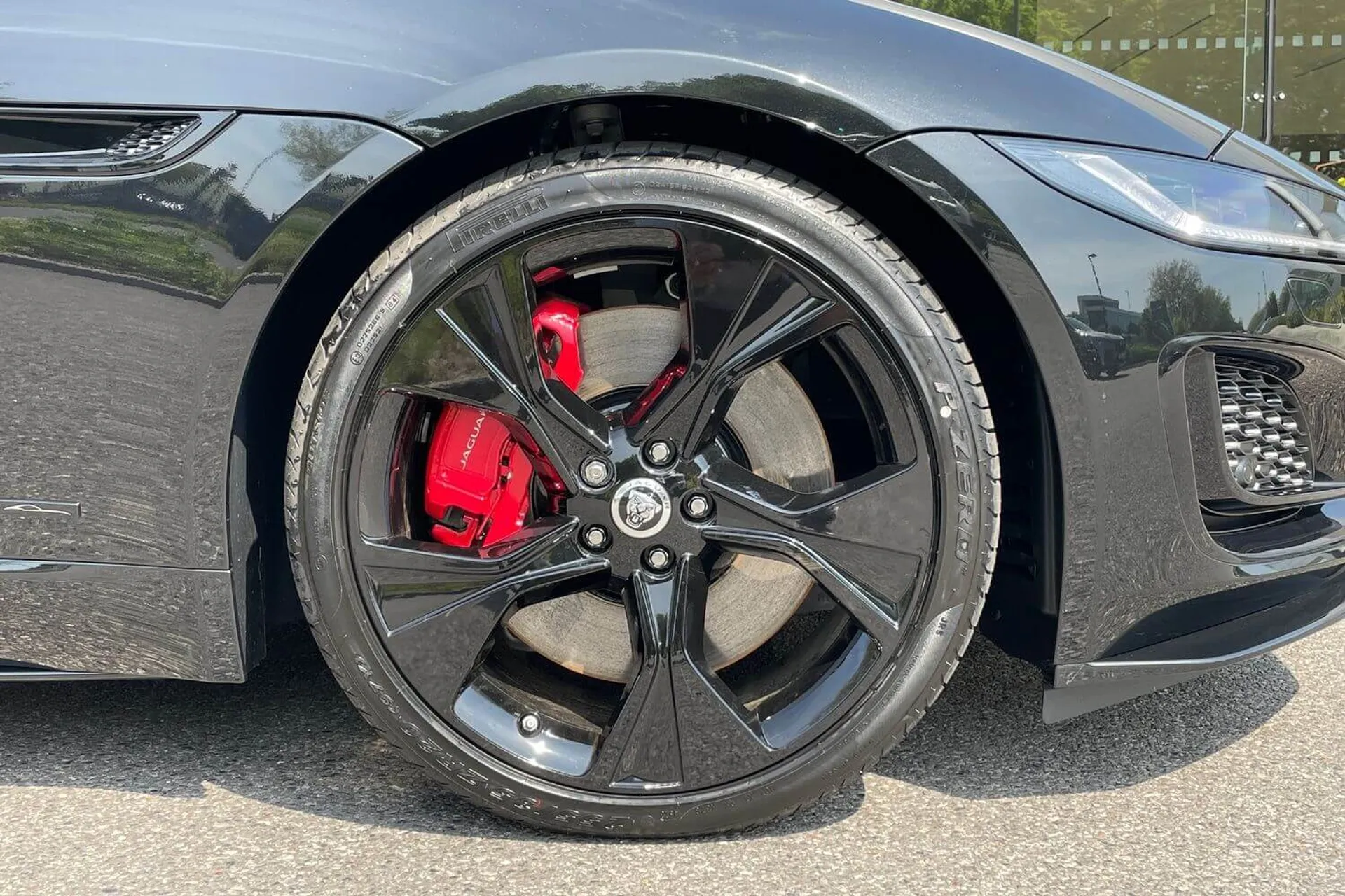 Jaguar F-TYPE thumbnail image number 13