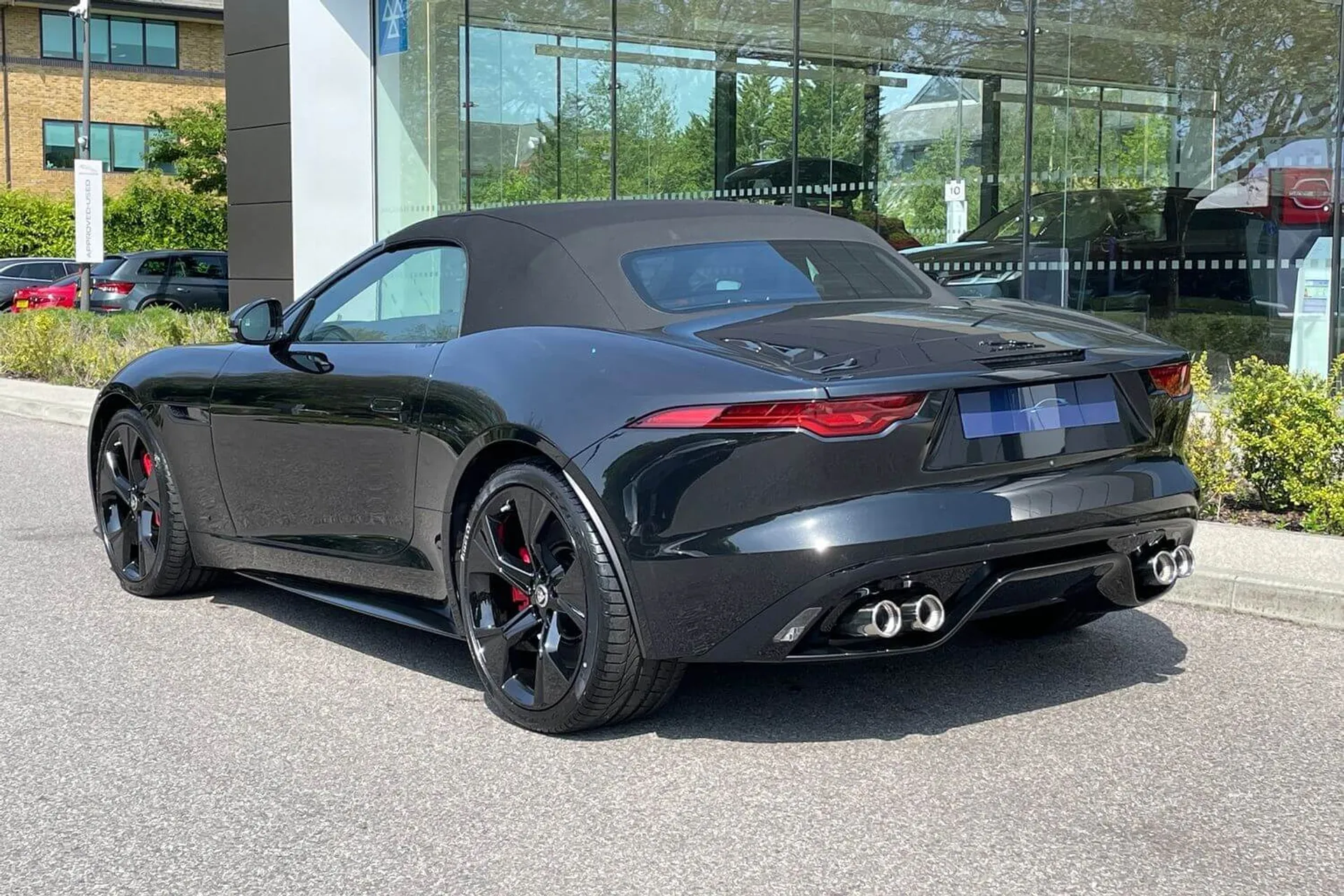 Jaguar F-TYPE thumbnail image number 37