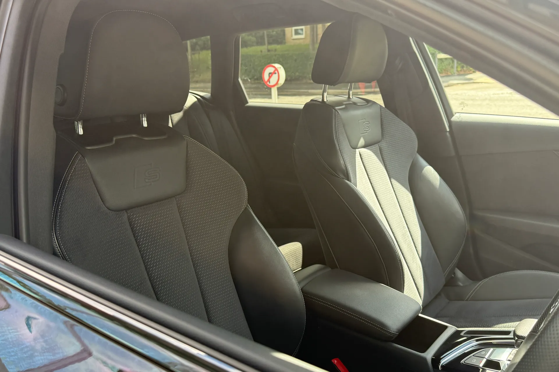 Audi A4 thumbnail image number 39