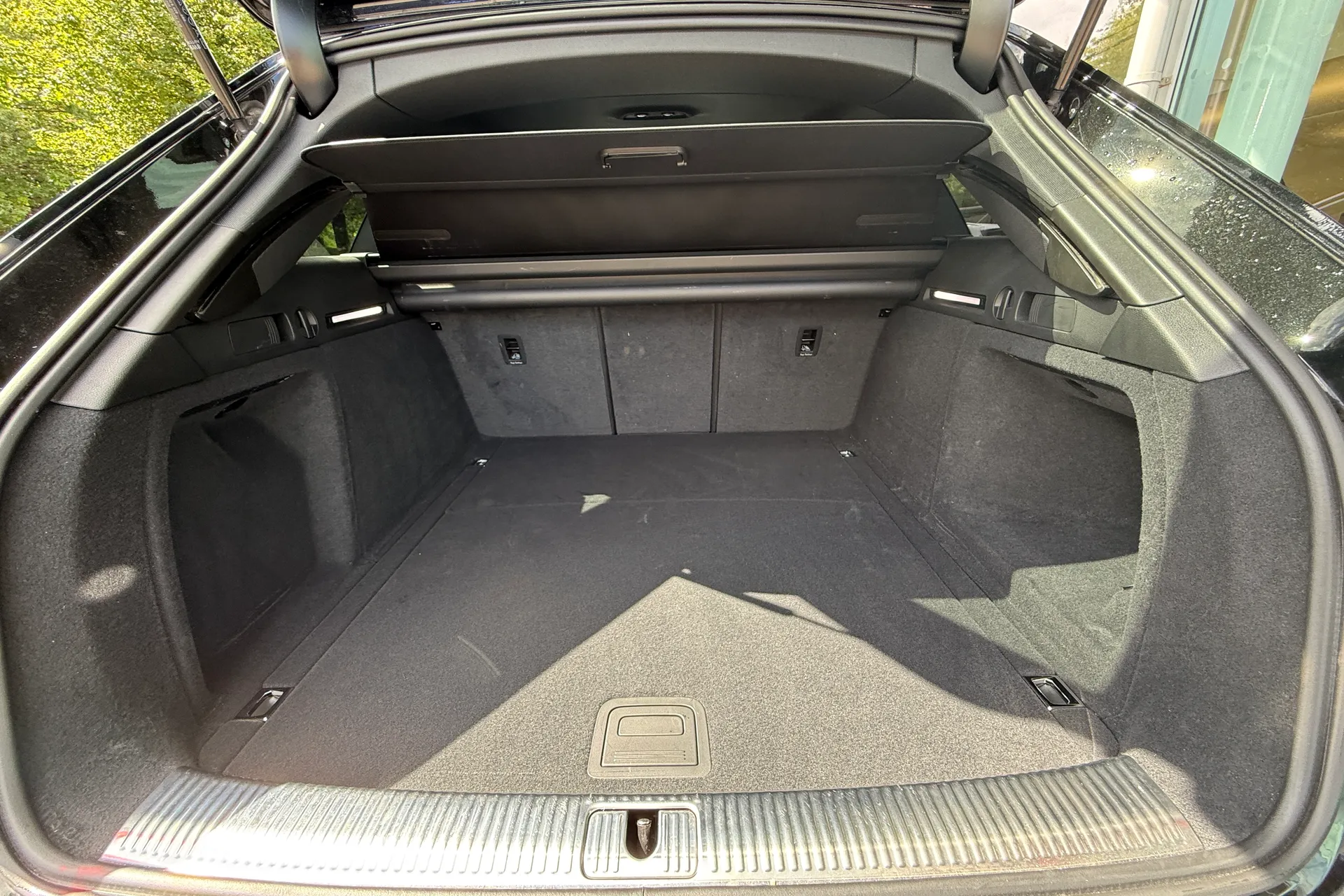 Audi A4 thumbnail image number 48