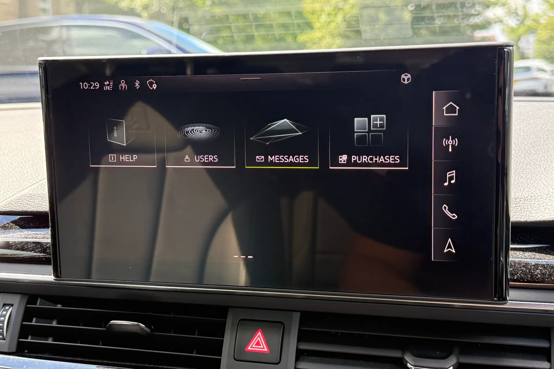 Audi A4 thumbnail image number 36