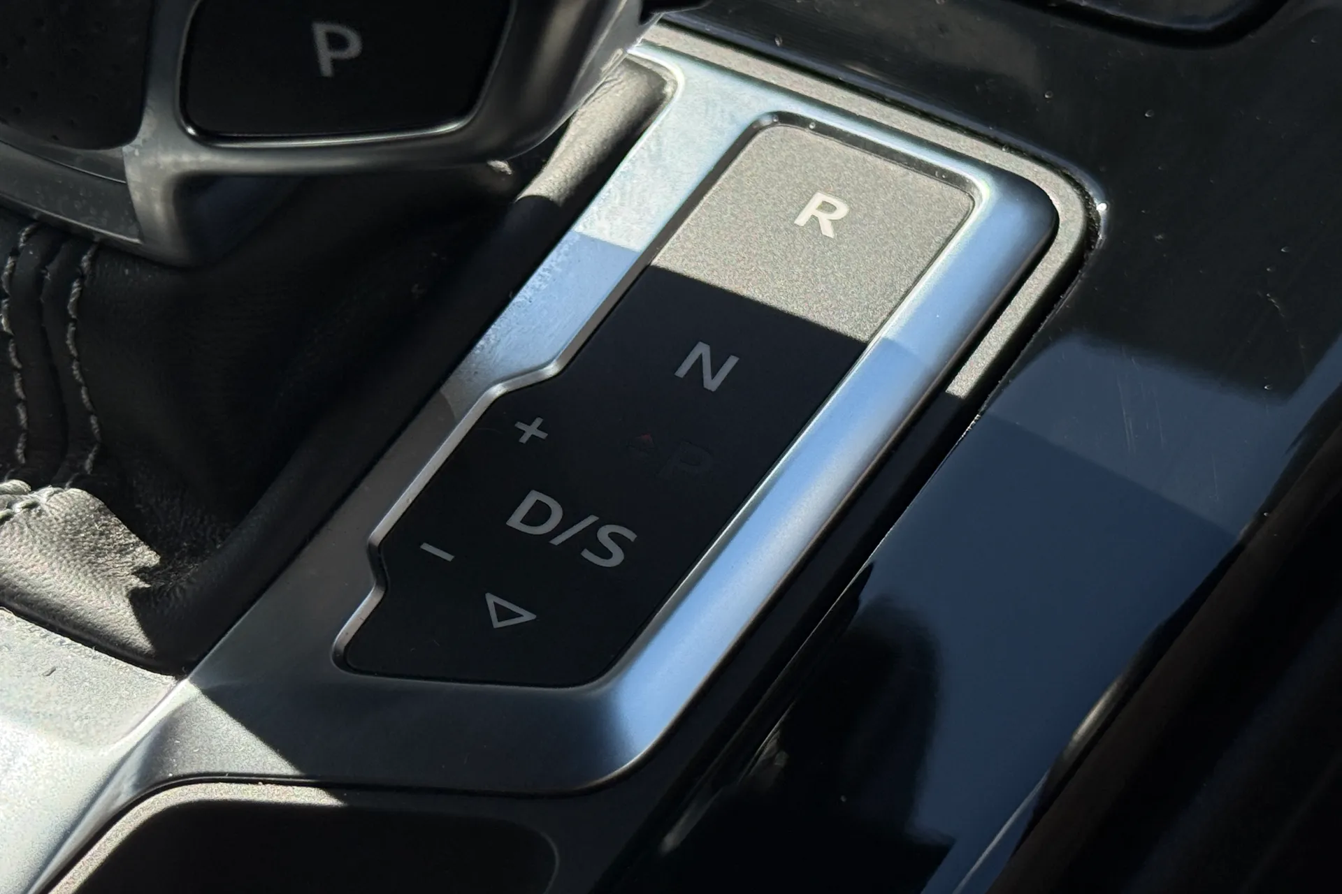 Audi A4 thumbnail image number 28
