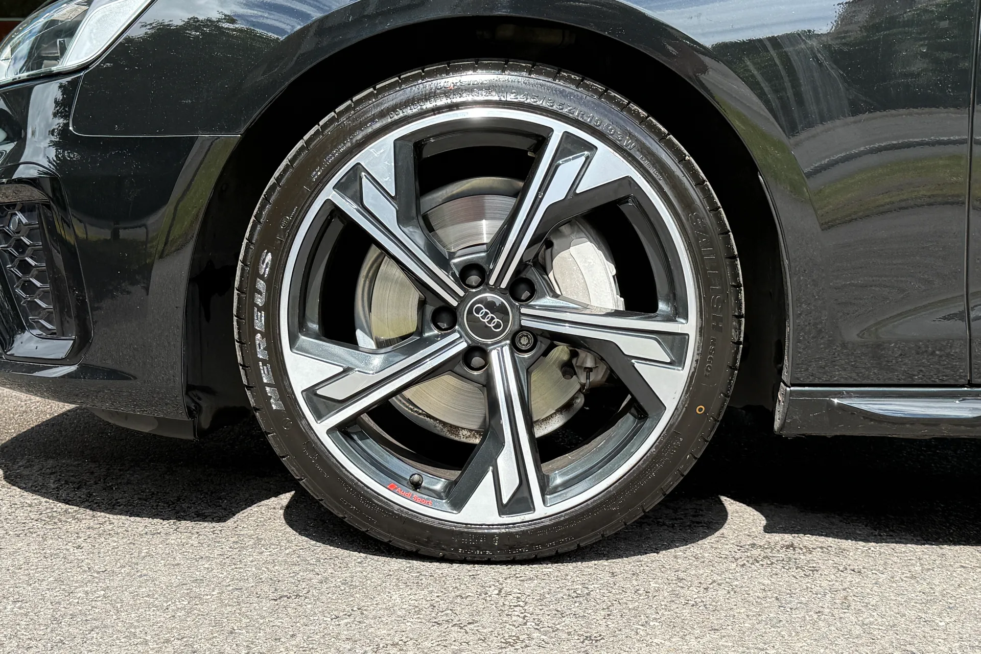 Audi A4 thumbnail image number 10