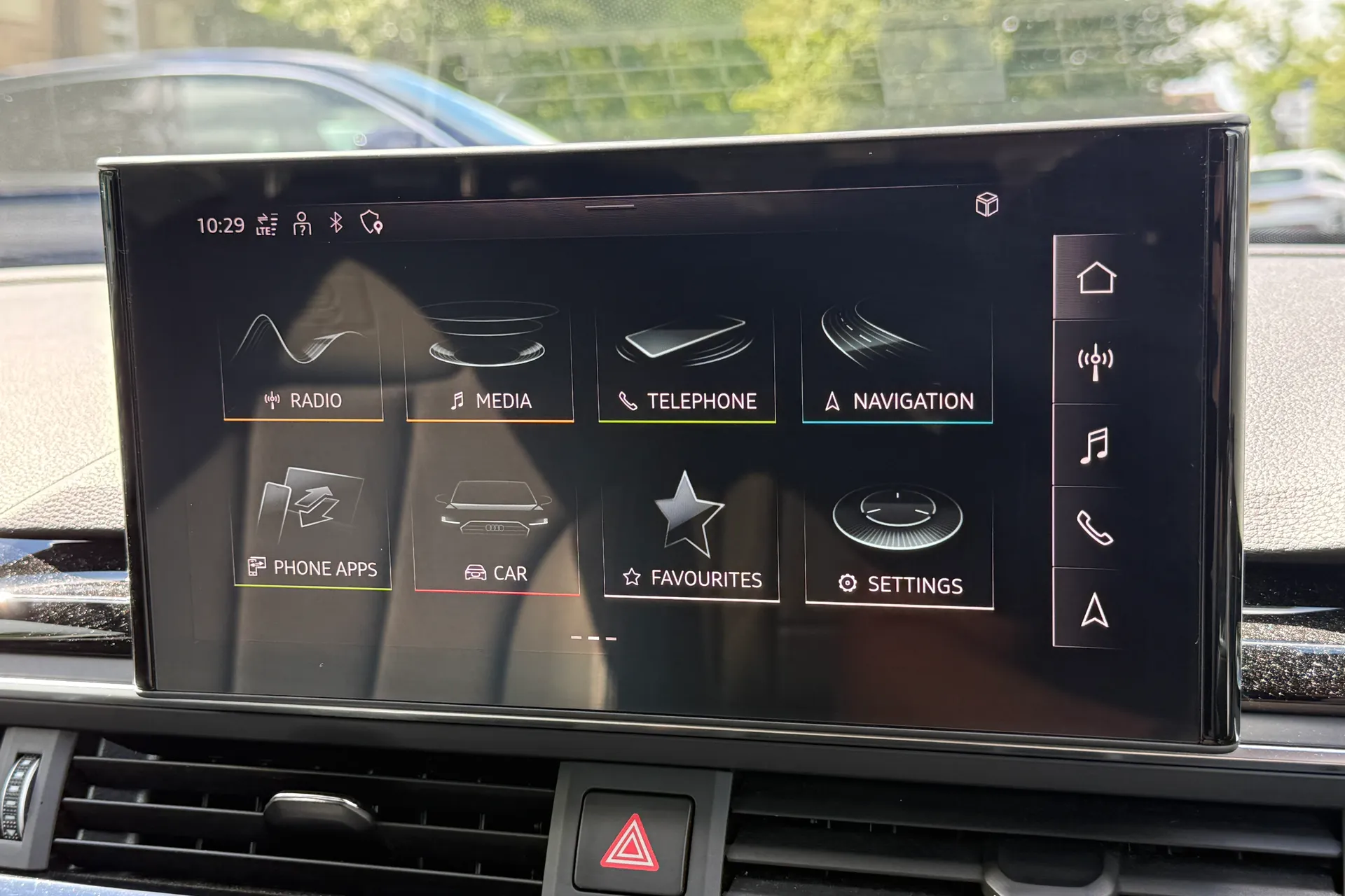 Audi A4 thumbnail image number 35