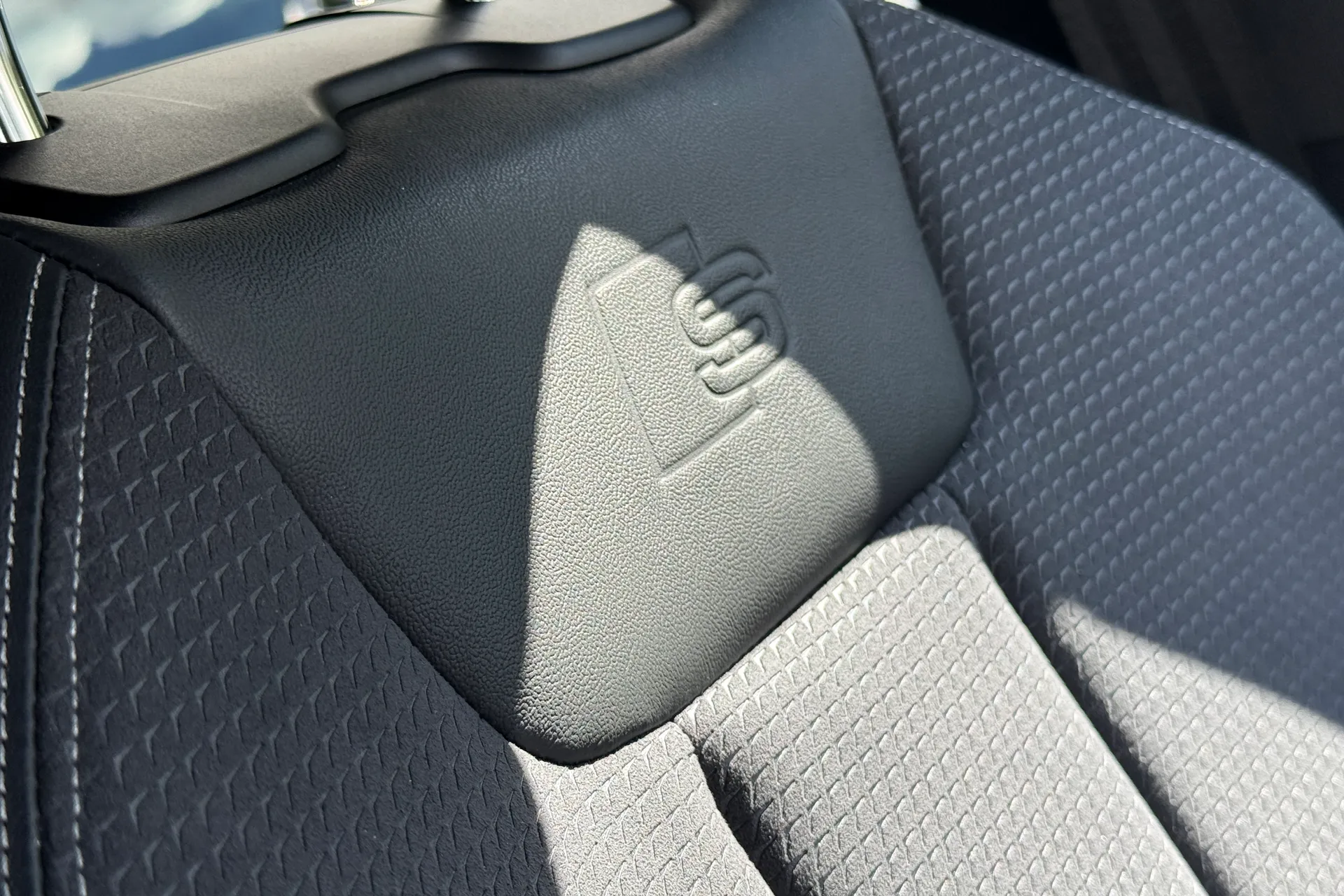 Audi A4 thumbnail image number 33
