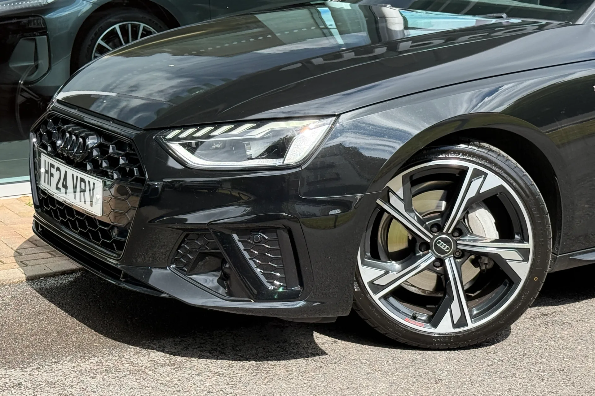 Audi A4 thumbnail image number 56