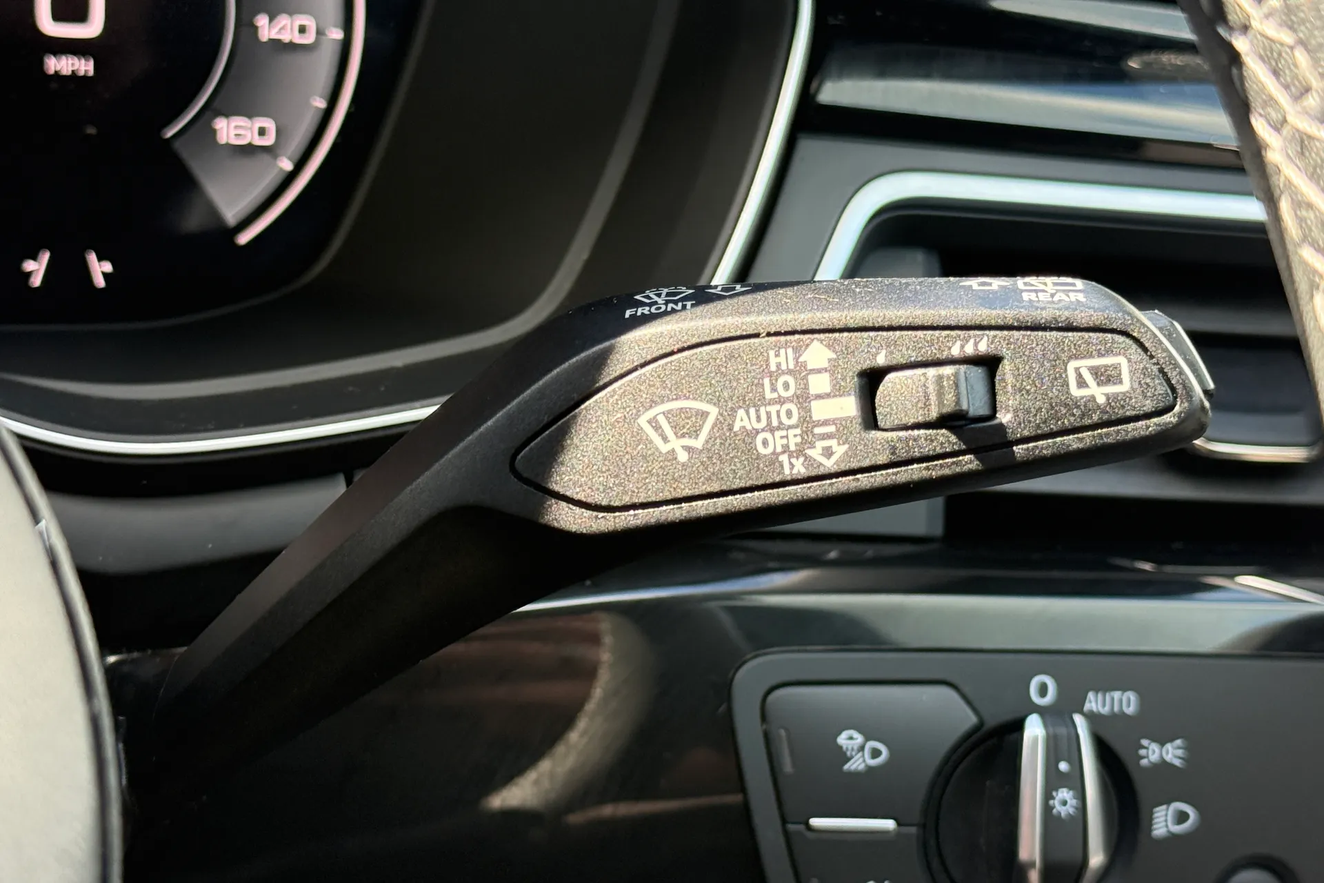 Audi A4 thumbnail image number 18