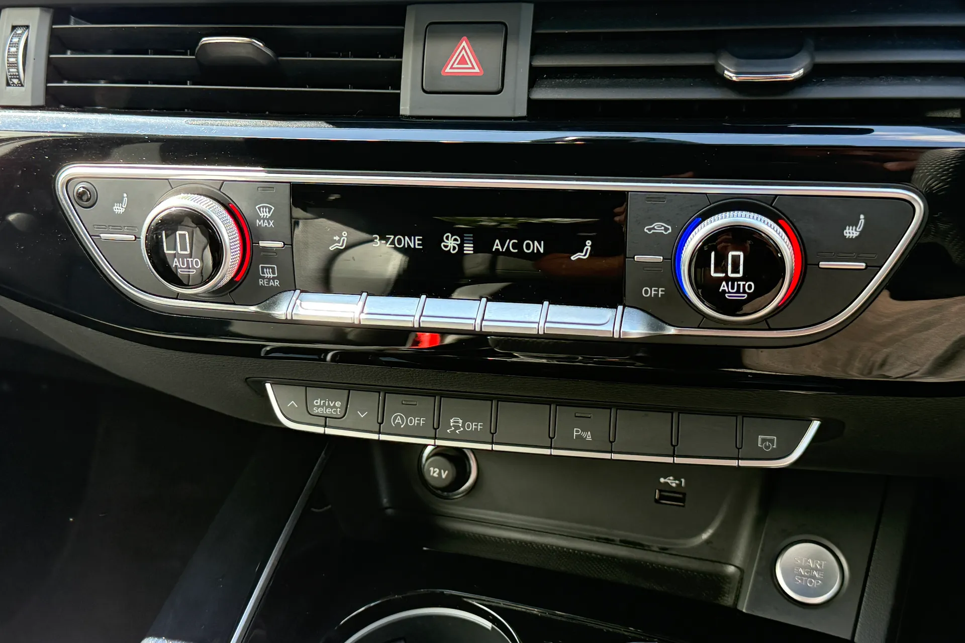 Audi A4 thumbnail image number 20