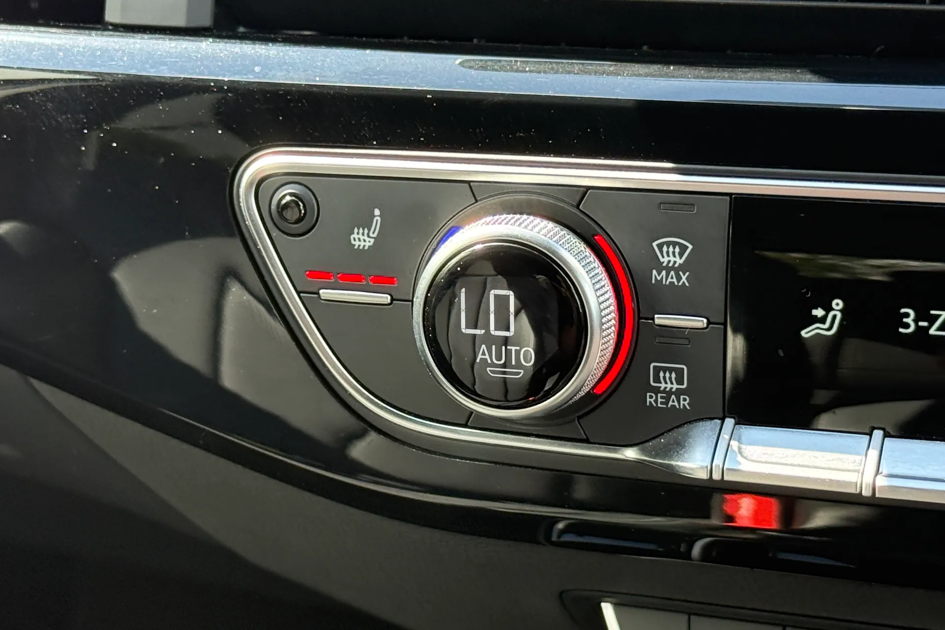 Audi A4 thumbnail image number 8