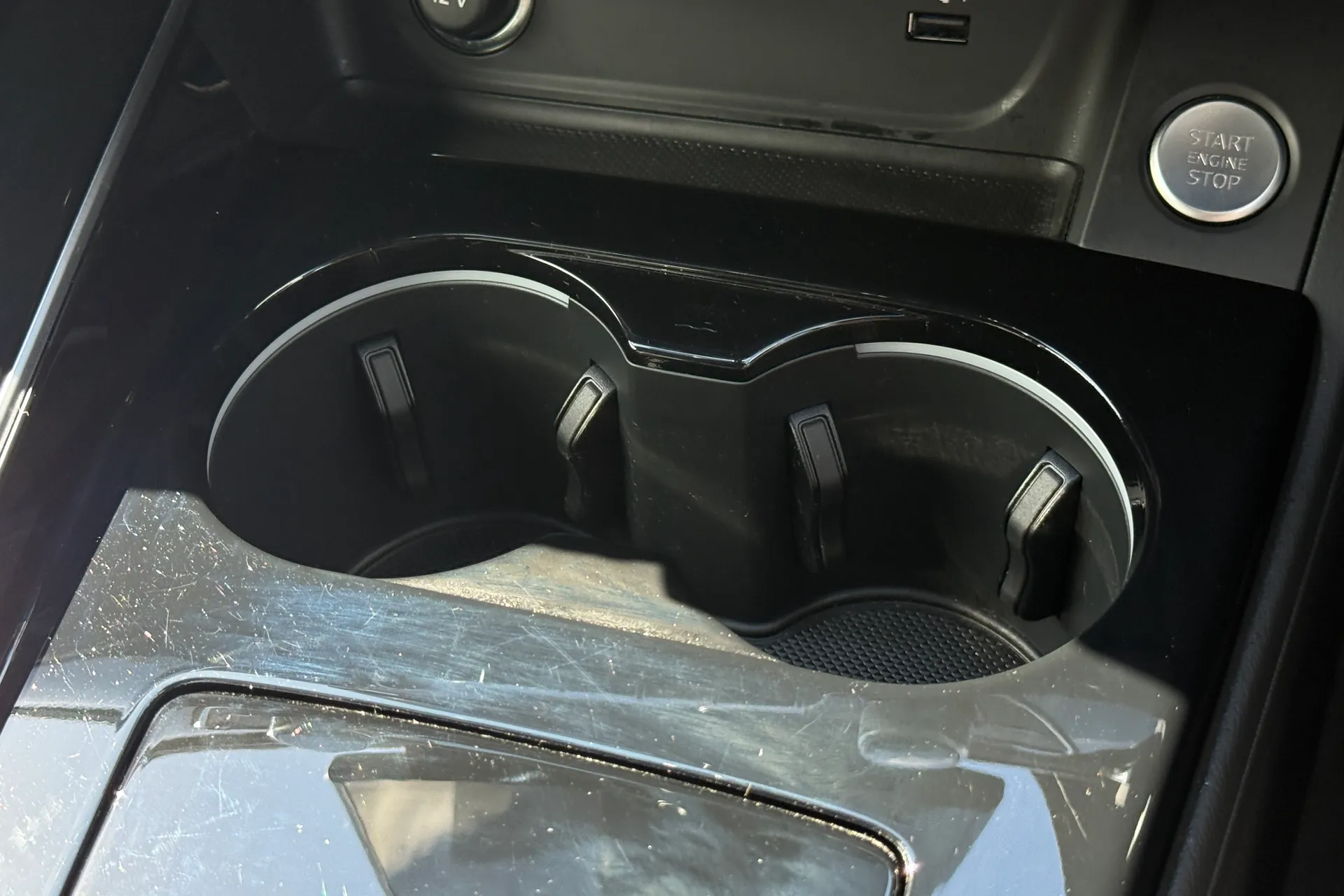 Audi A4 thumbnail image number 26