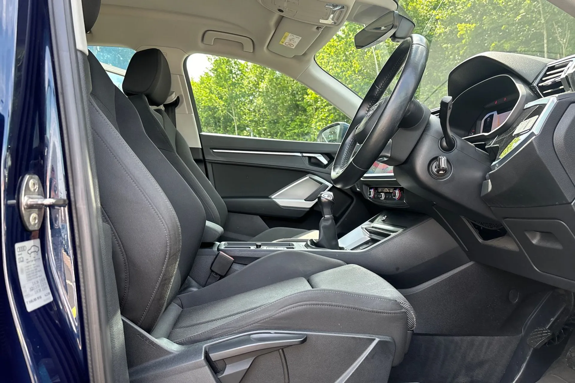 Audi Q3 thumbnail image number 24