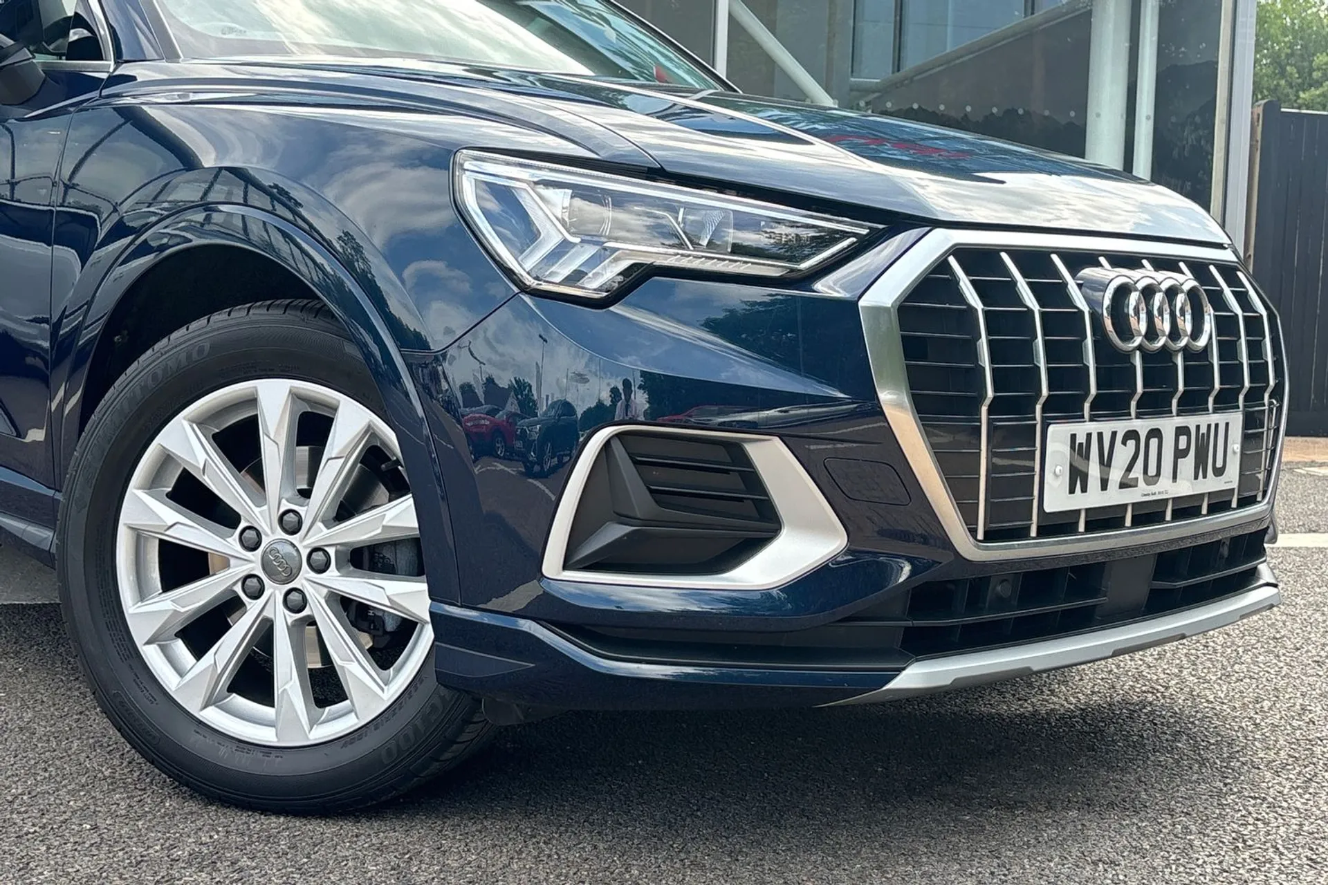 Audi Q3 thumbnail image number 5
