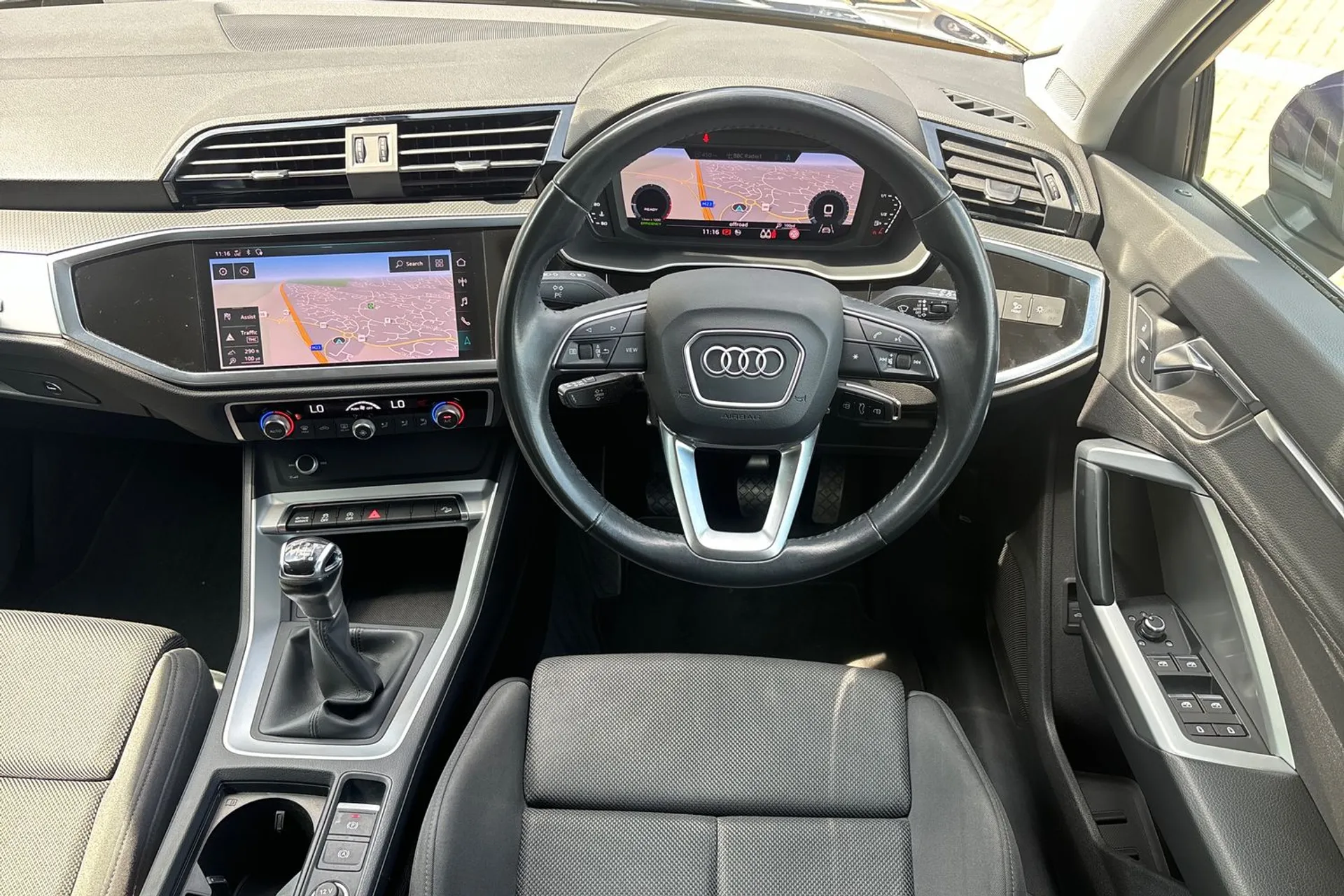 Audi Q3 thumbnail image number 34