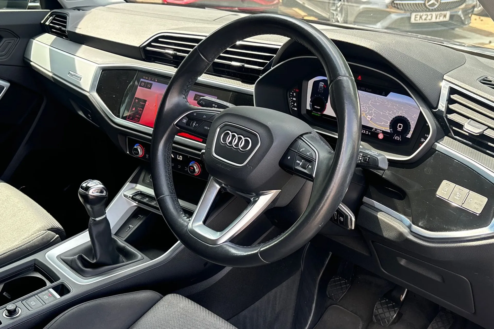 Audi Q3 thumbnail image number 25