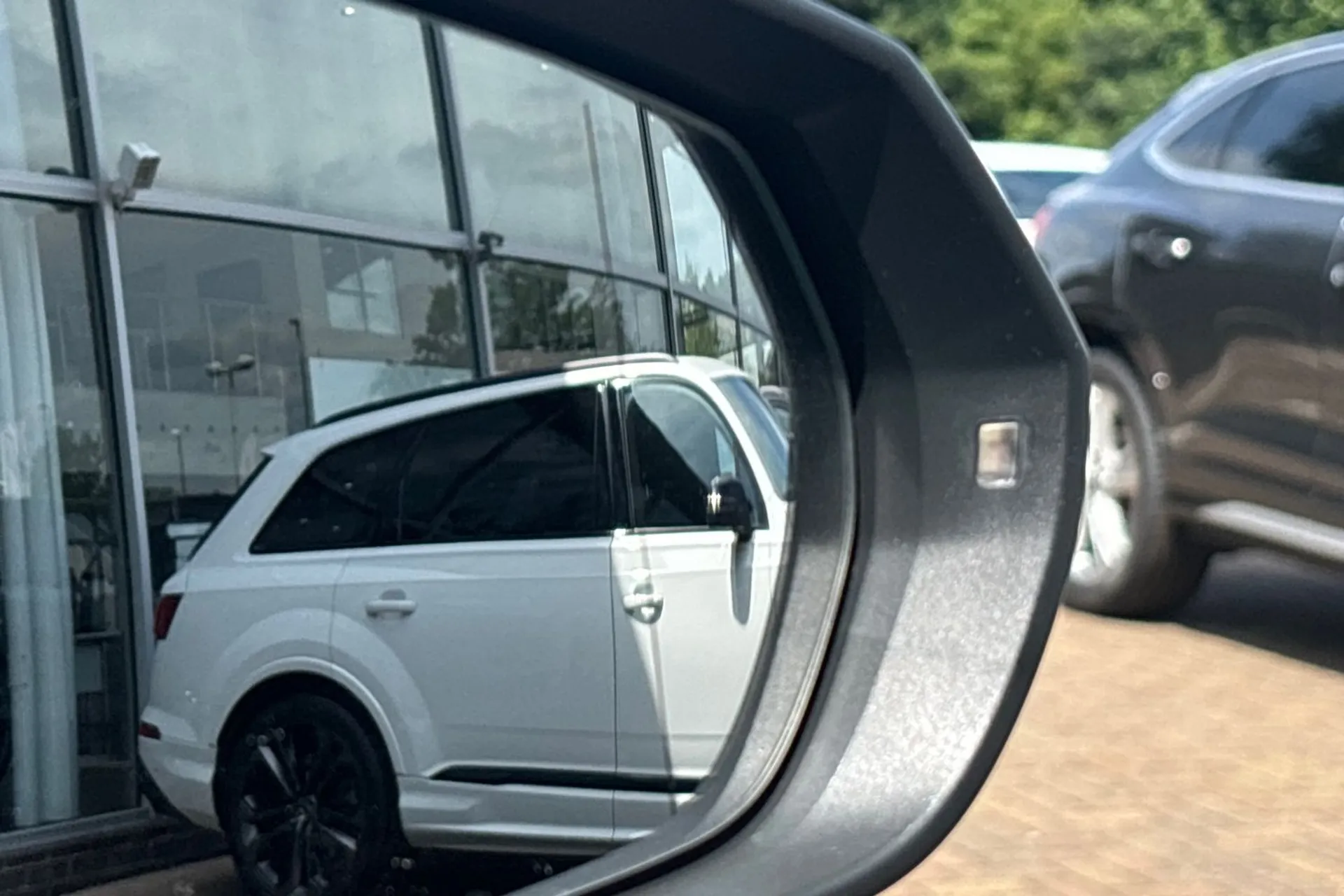 Audi Q3 thumbnail image number 48