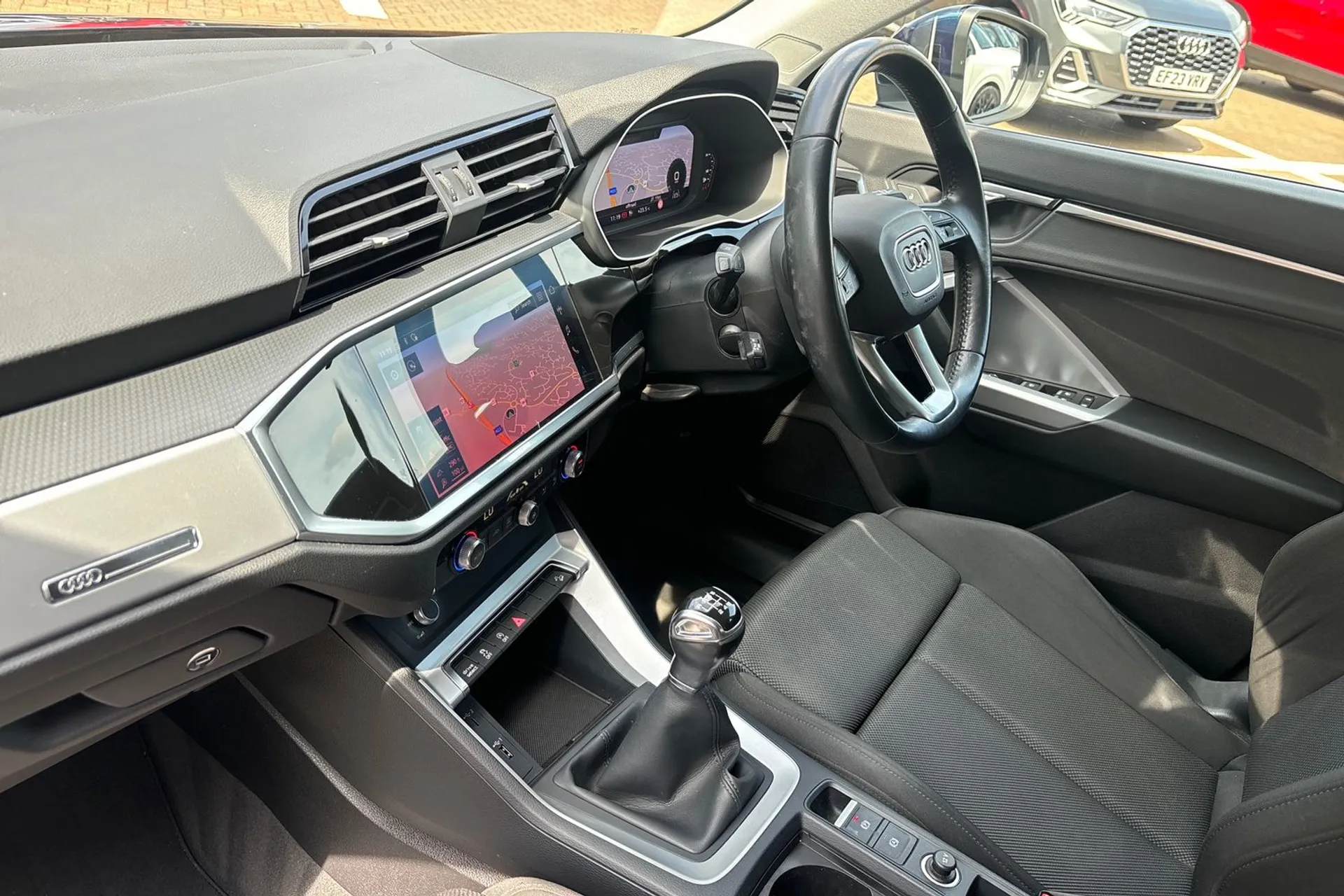 Audi Q3 thumbnail image number 26