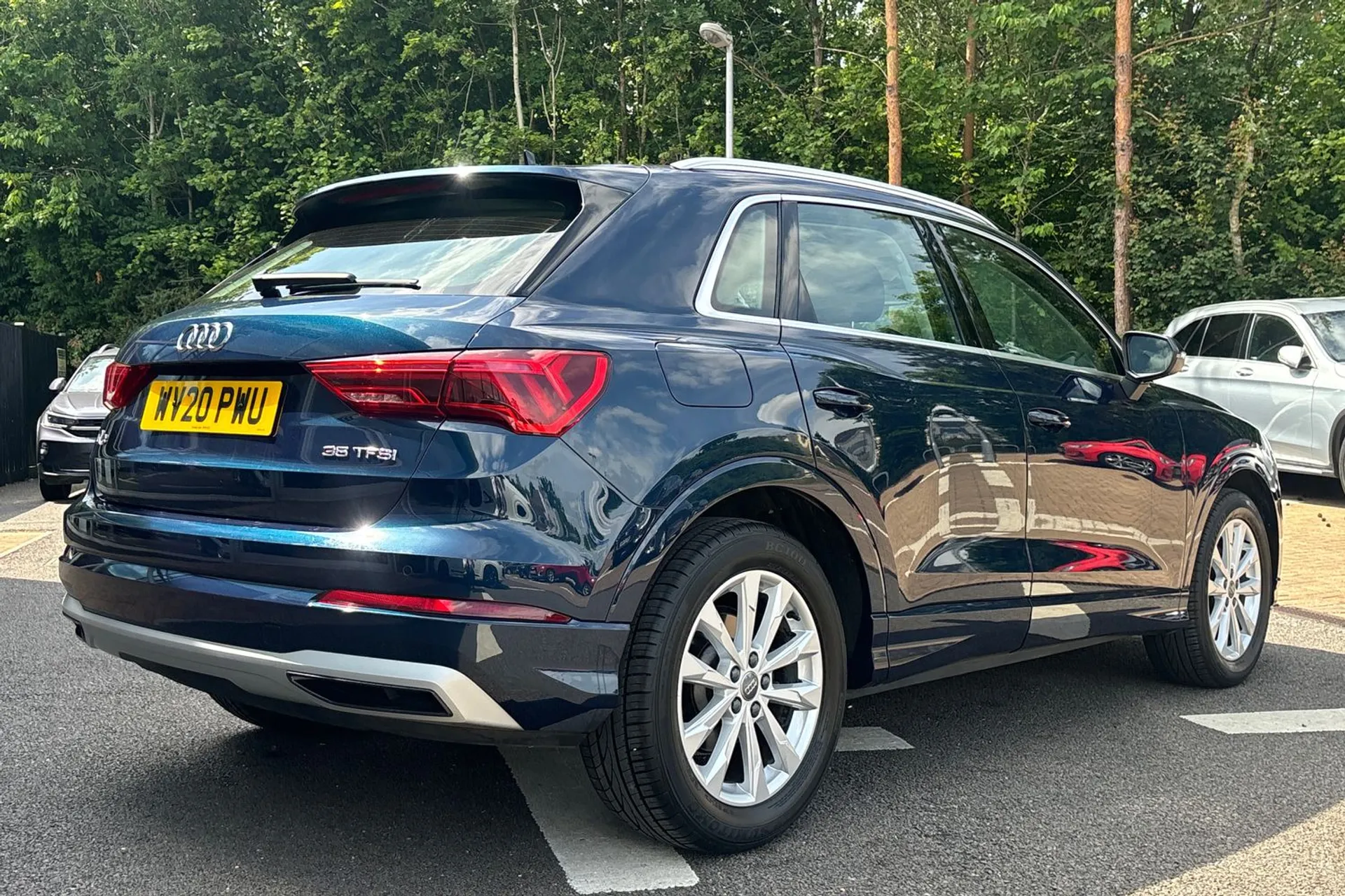 Audi Q3 thumbnail image number 6