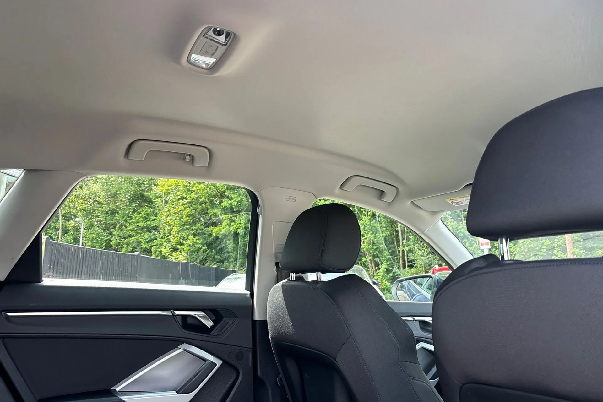 Audi Q3 thumbnail image number 22