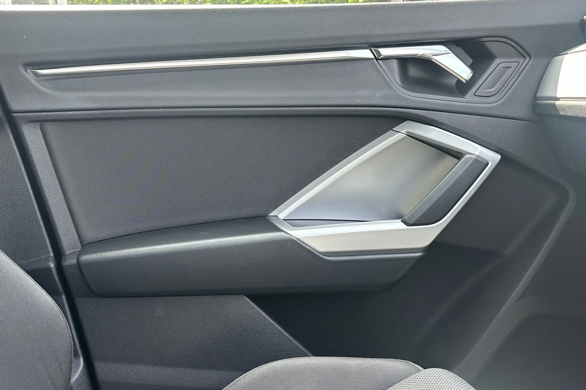 Audi Q3 thumbnail image number 40