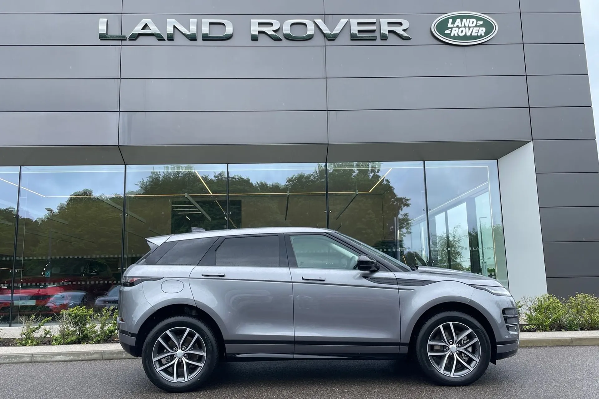 LAND ROVER RANGE ROVER EVOQUE thumbnail image number 2