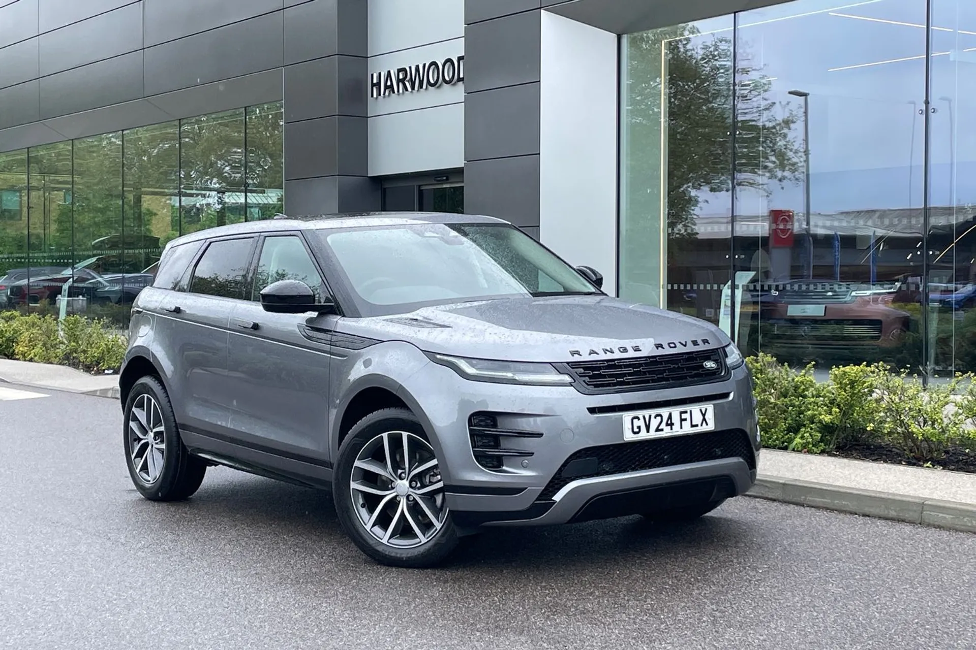 LAND ROVER RANGE ROVER EVOQUE focused image