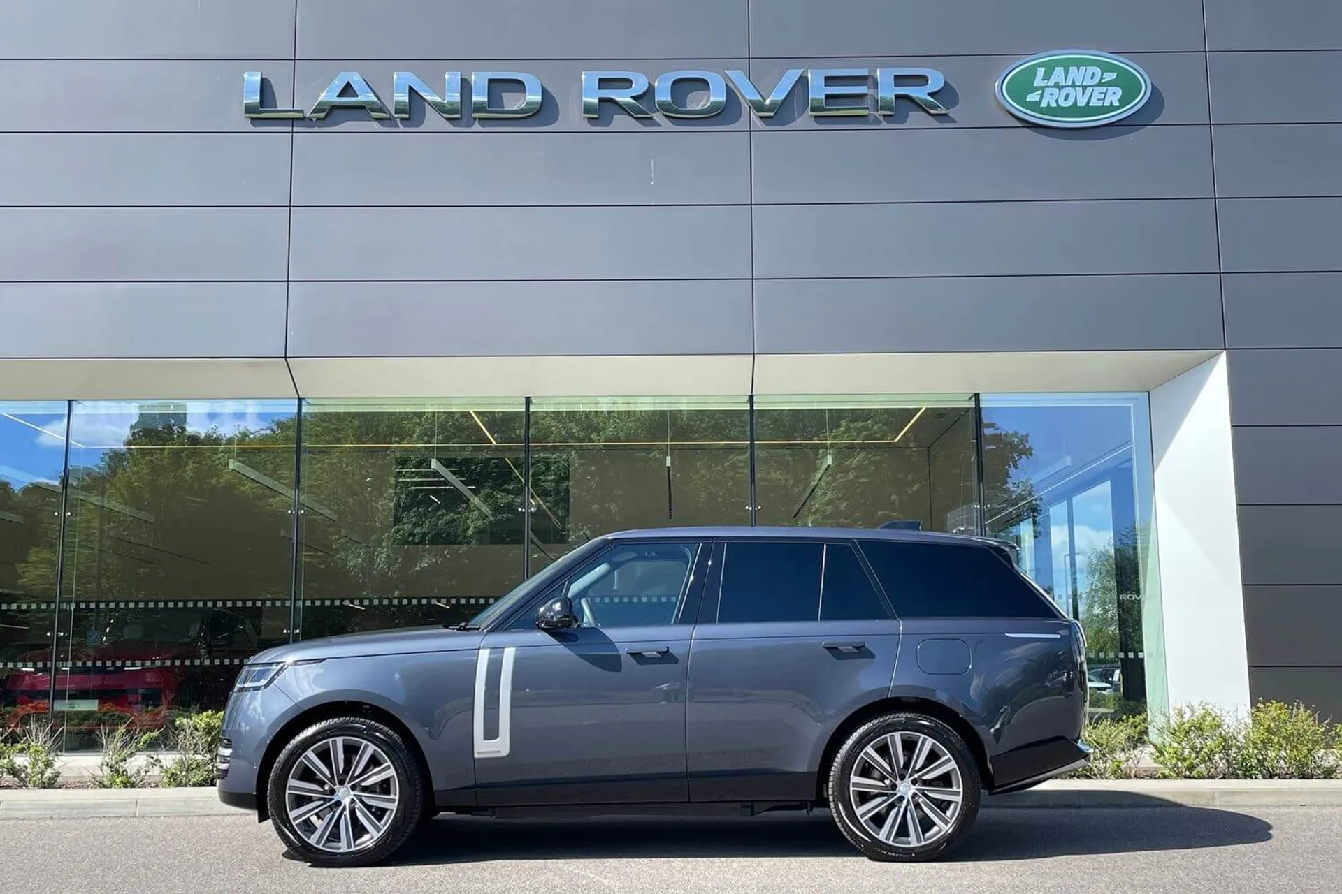 LAND ROVER RANGE ROVER thumbnail image number 8