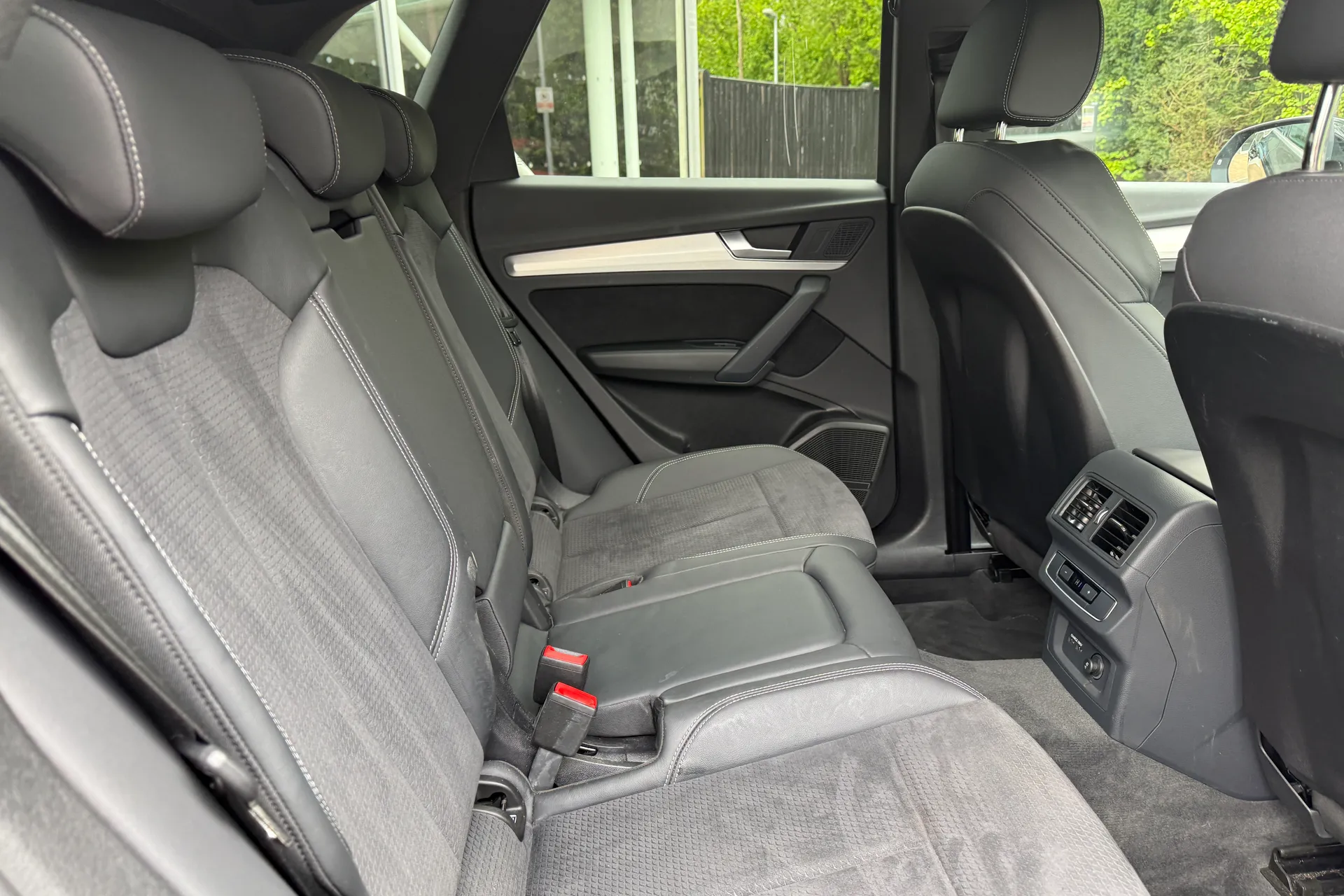 Audi Q5 thumbnail image number 37