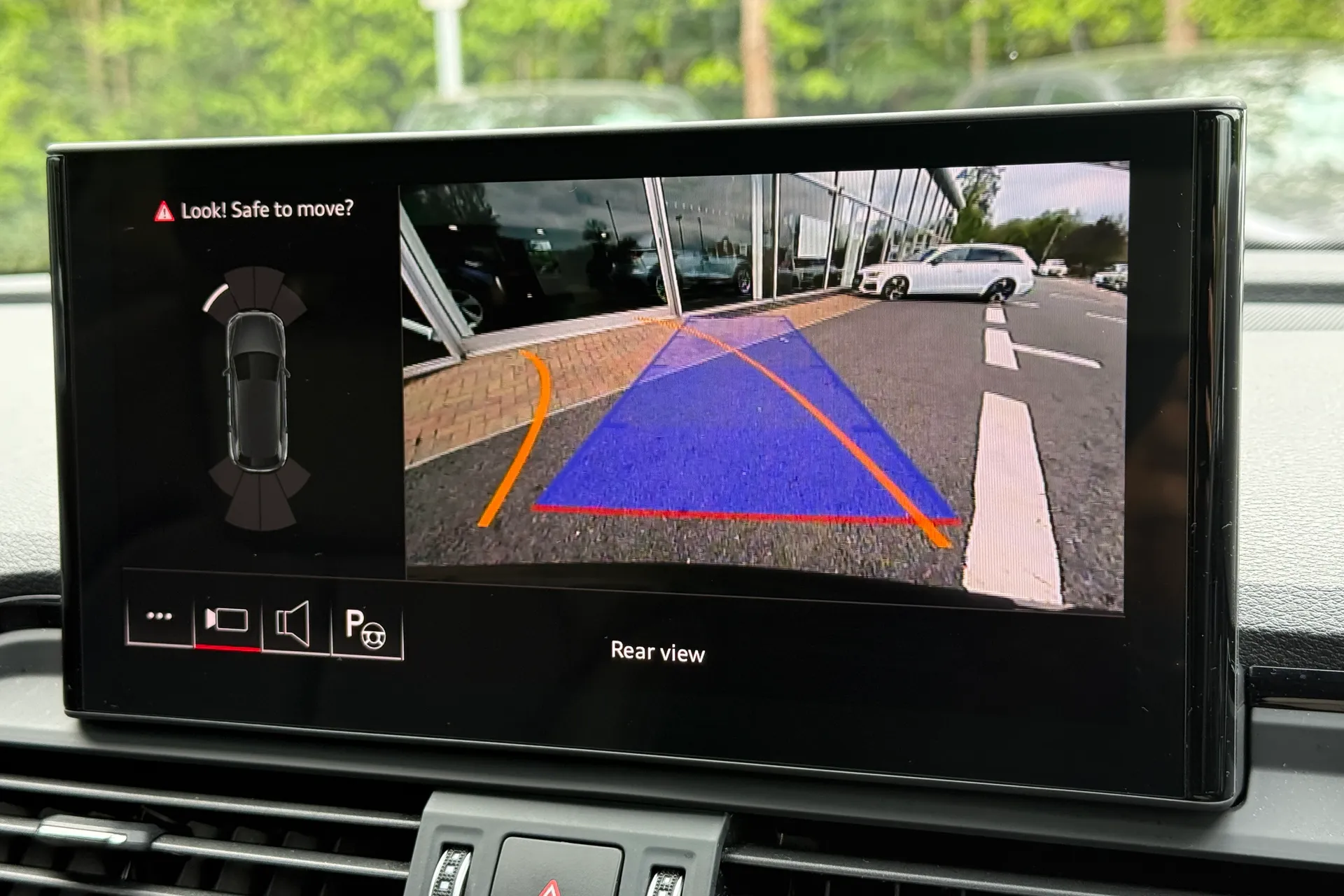 Audi Q5 thumbnail image number 4